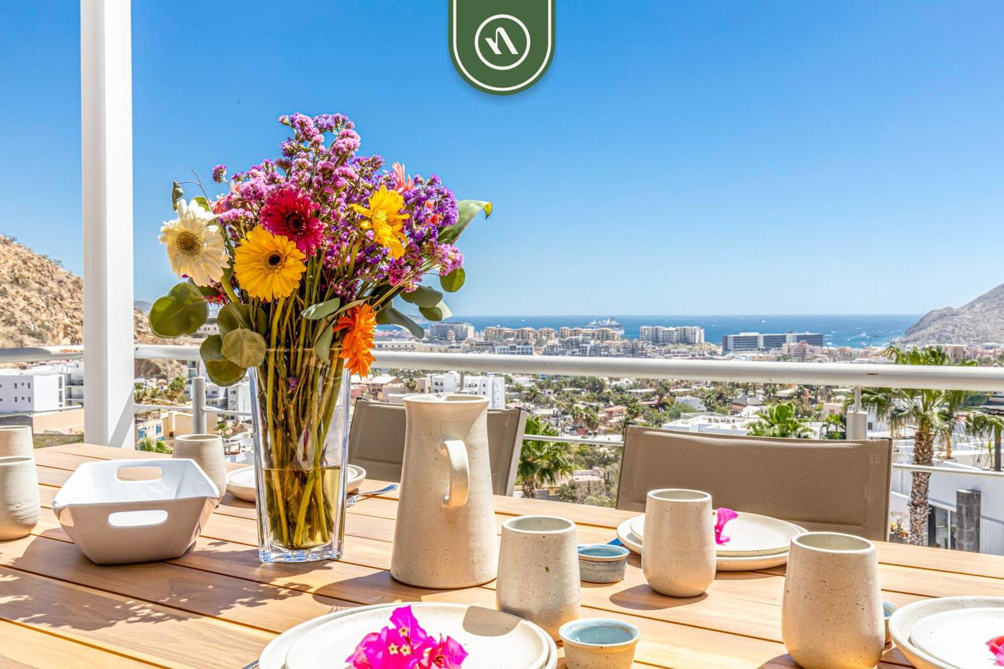 Brand New 3 Bedroom Penthouse - Oceanview Rooftop Pool Apartment *