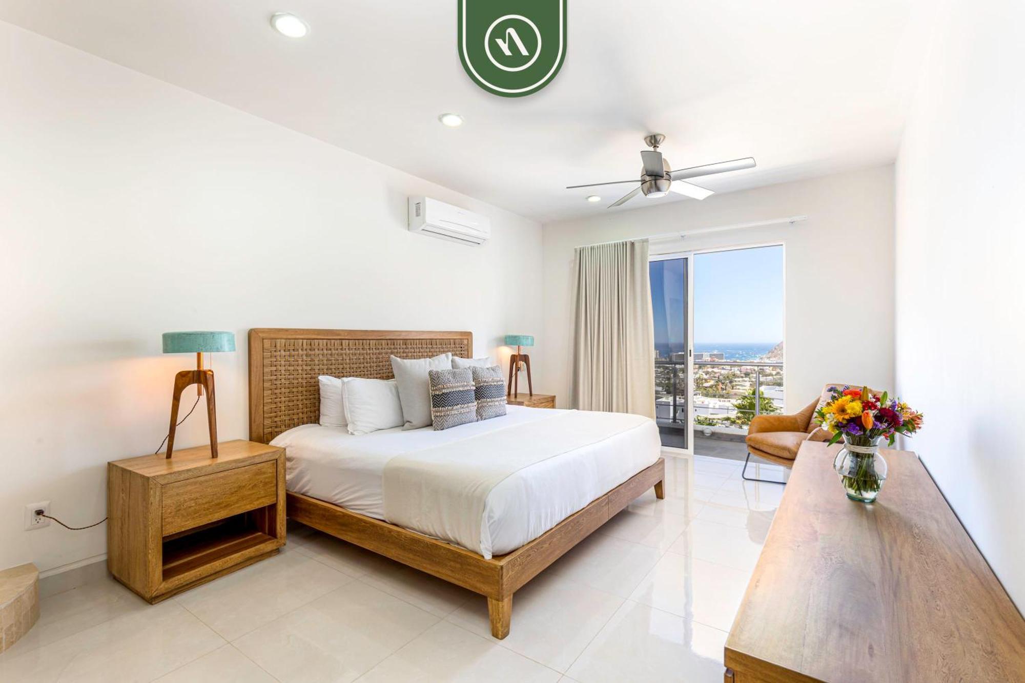 Brand New 3 Bedroom Penthouse - Oceanview Rooftop Pool *