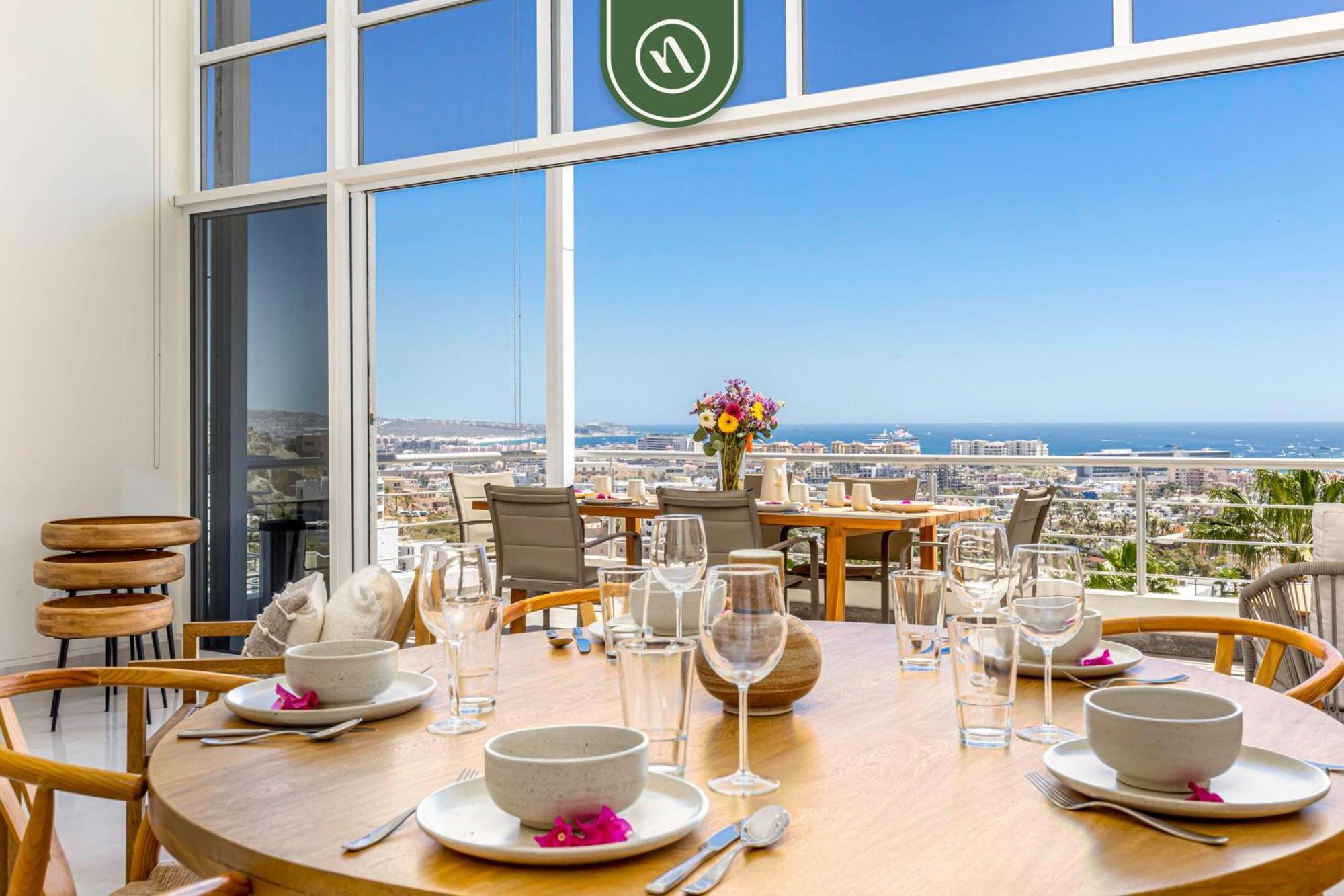 Brand New 3 Bedroom Penthouse - Oceanview Rooftop Pool *
