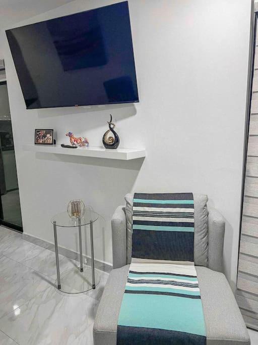 Amazing Location 1-bdrm Lrg Balcony W-pool Lily Apartment *