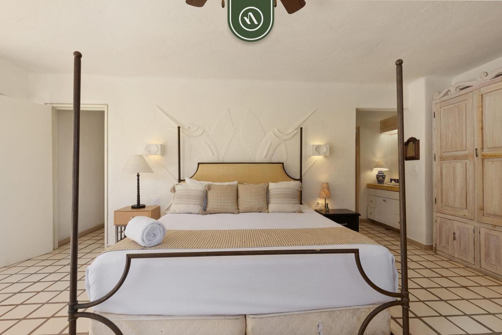 Oceafront 2 Bedroom - Pool - King Beds 3x *