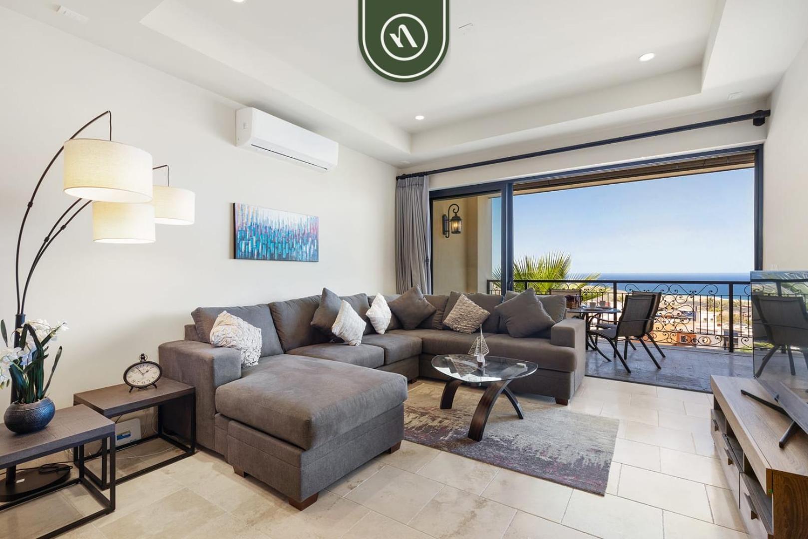 Amazing Unit With Ocean View *