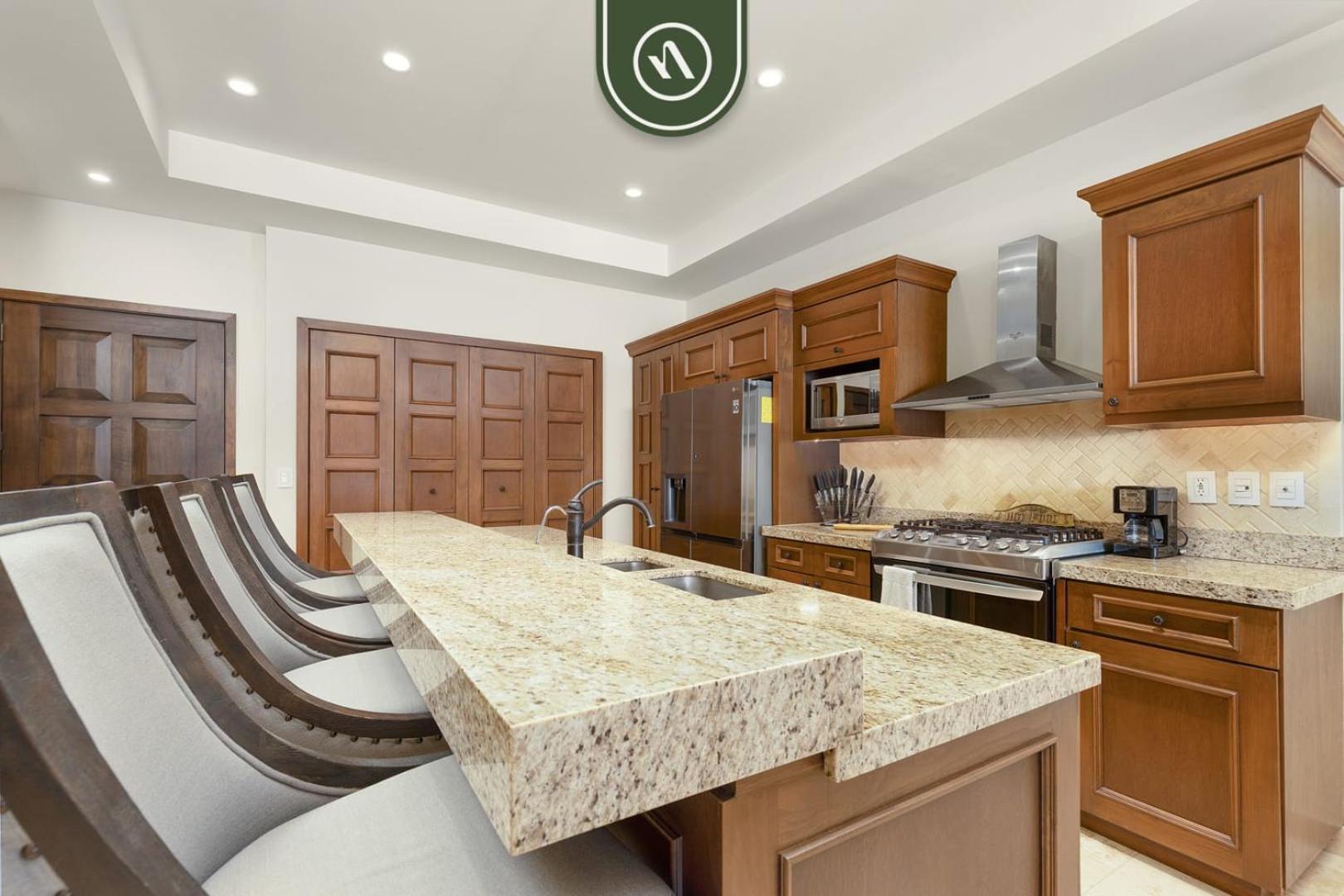 Amazing Unit With Ocean View Apartment *