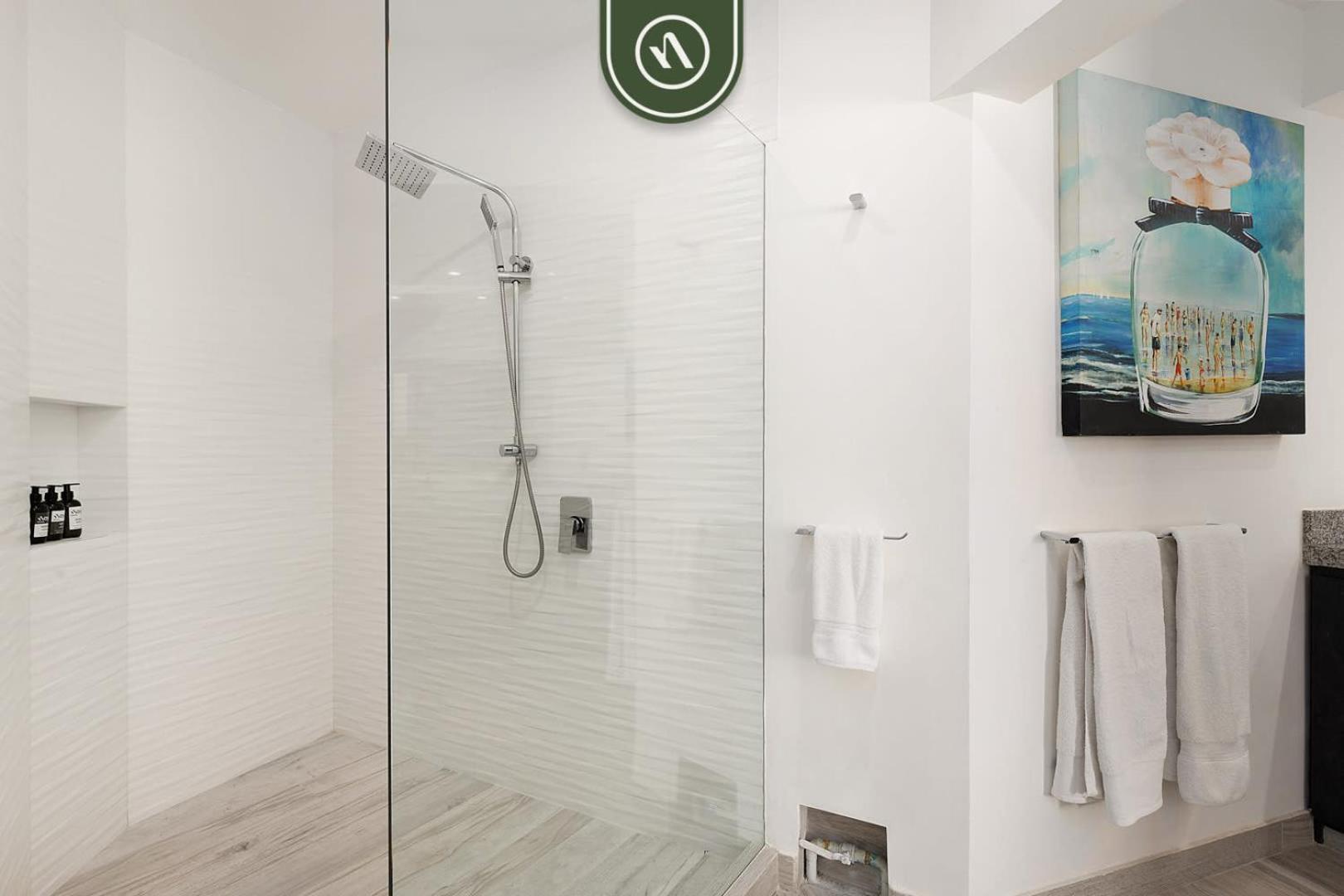 Luxury Beachfront 2 Bedroom - Pool - King Beds Apartment Cabo San Lucas