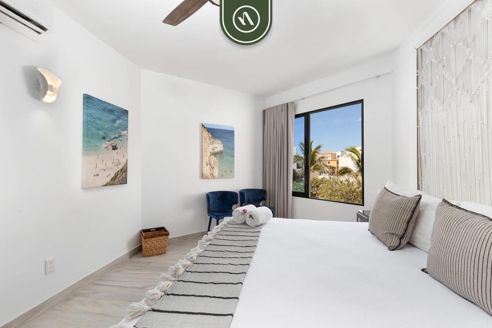Luxury Beachfront 2 Bedroom - Pool - King Beds Apartment Cabo San Lucas