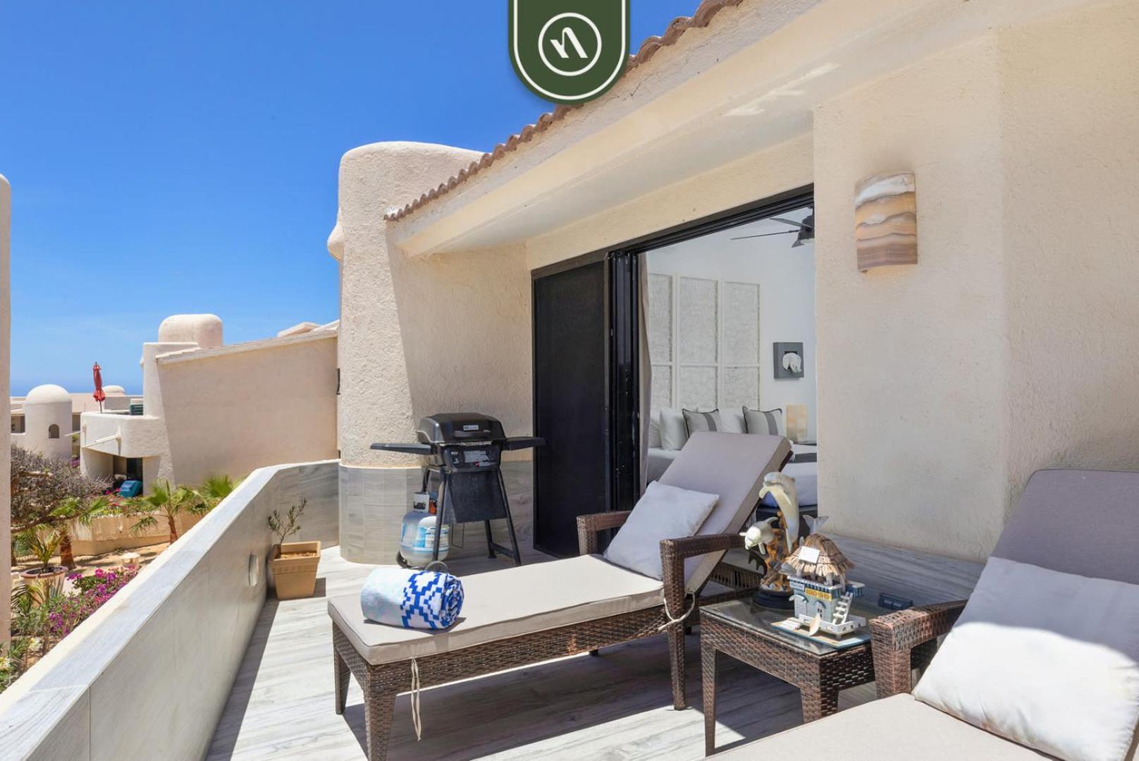 Luxury Beachfront 2 Bedroom - Pool - King Beds * Cabo San Lucas