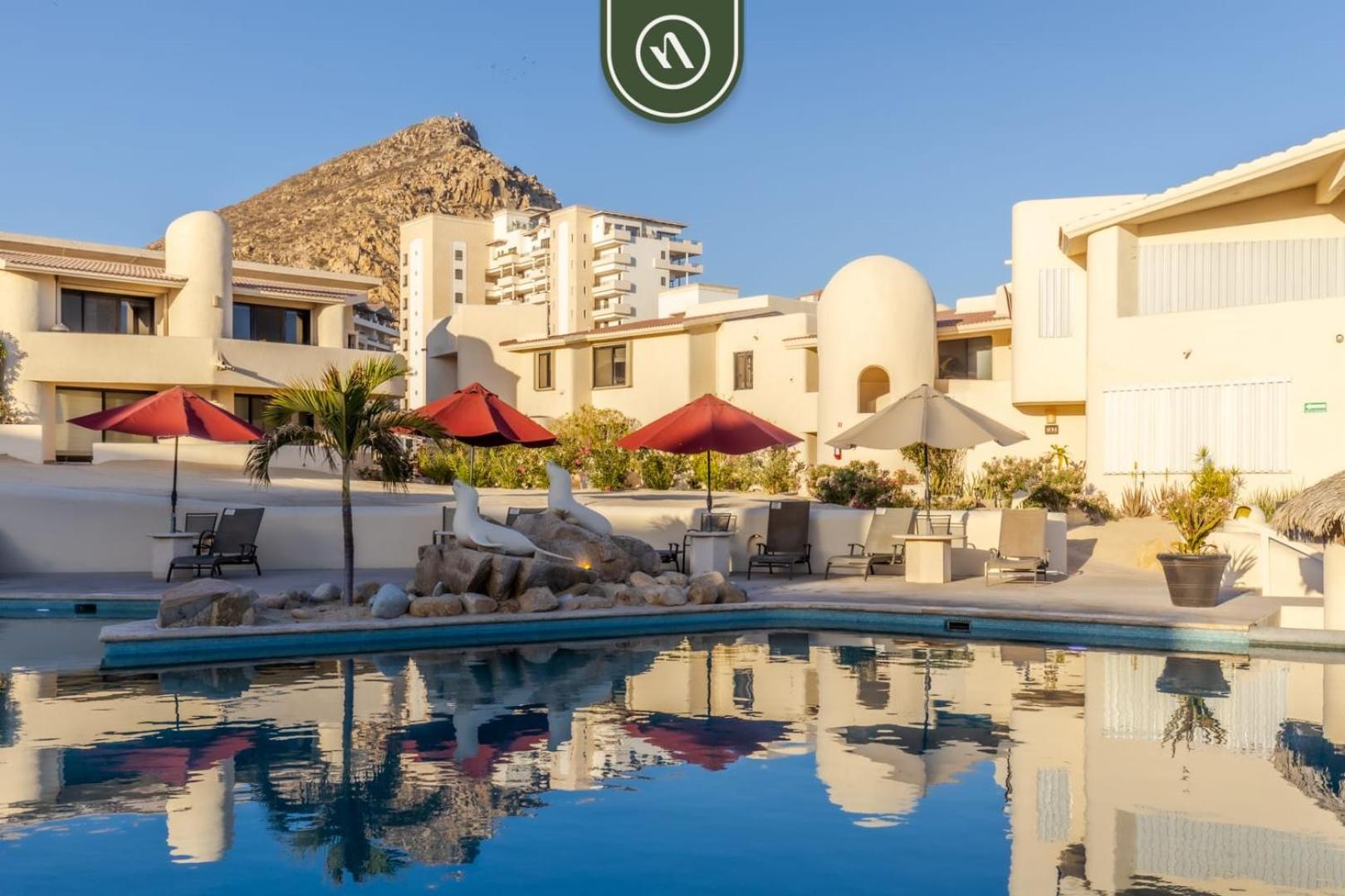 Luxury Beachfront 2 Bedroom - Pool - King Beds