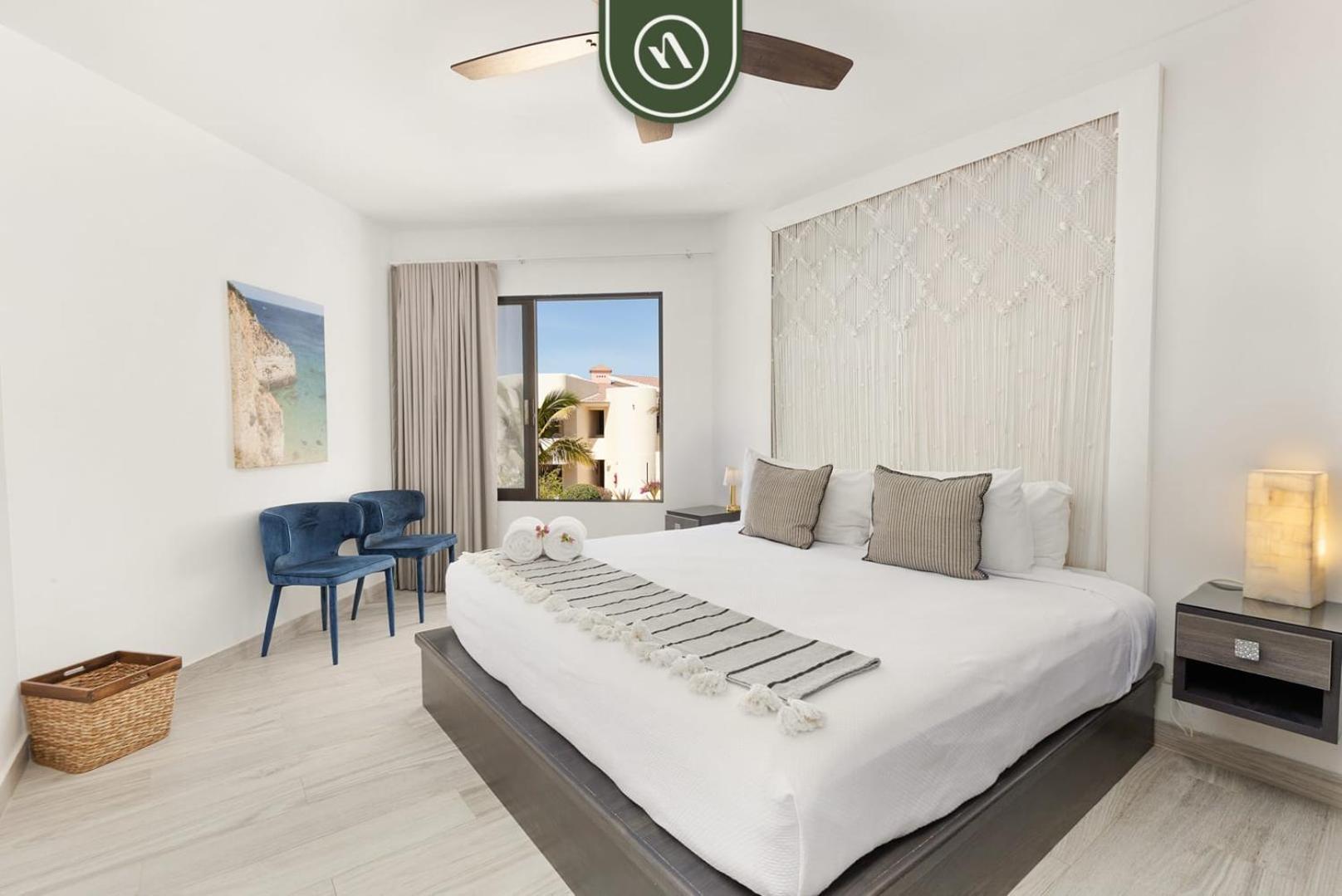 Apartment Luxury Beachfront 2 Bedroom - Pool - King Beds Cabo San Lucas
