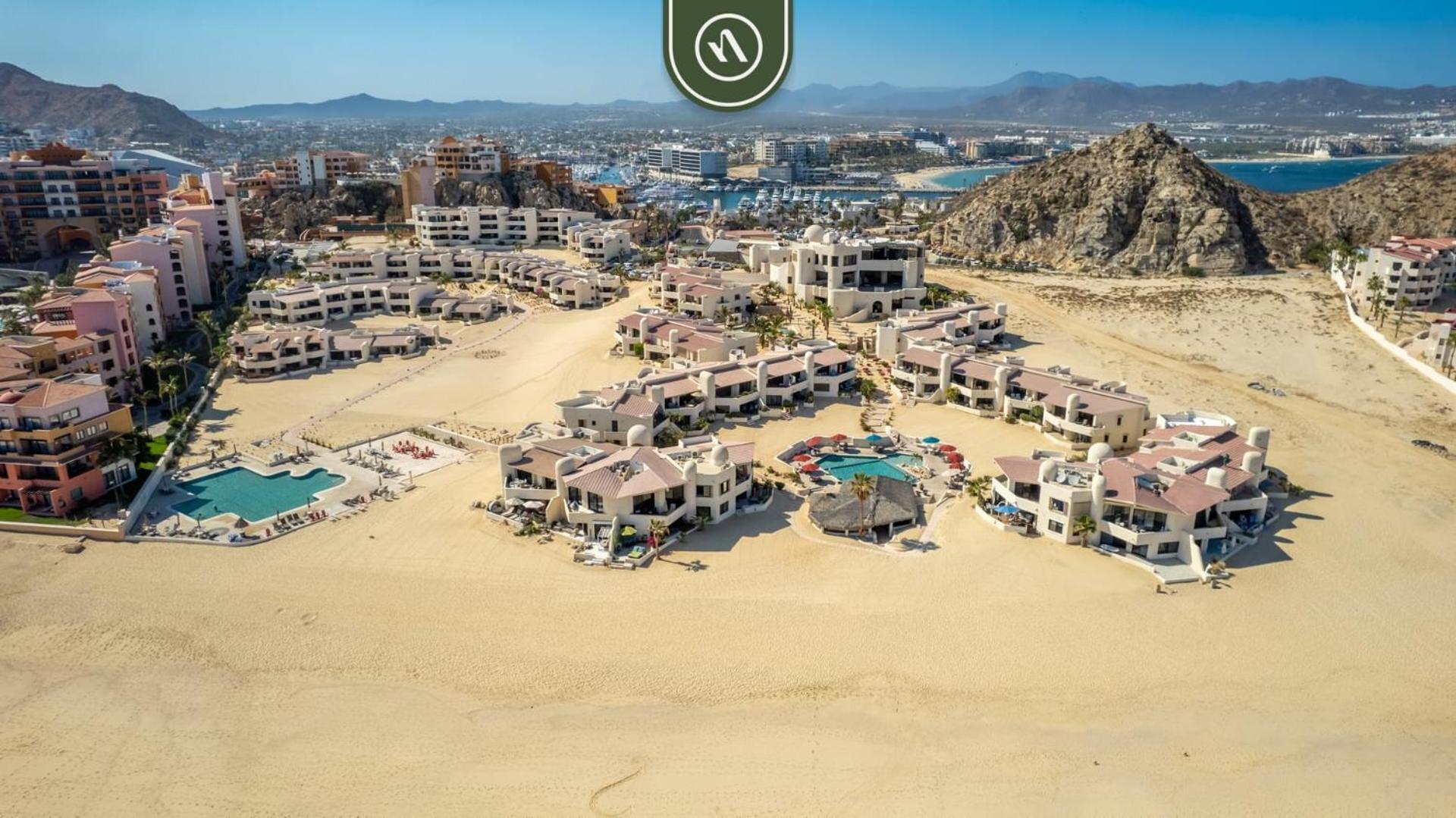 Luxury Beachfront 2 Bedroom - Pool - King Beds Cabo San Lucas