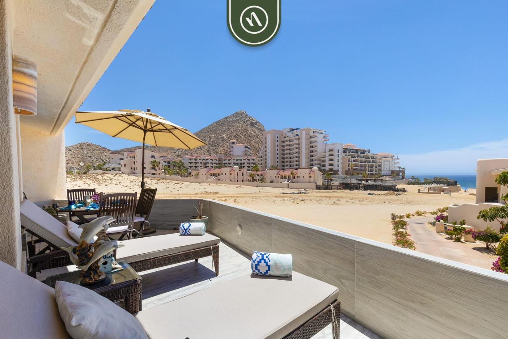 Luxury Beachfront 2 Bedroom - Pool - King Beds