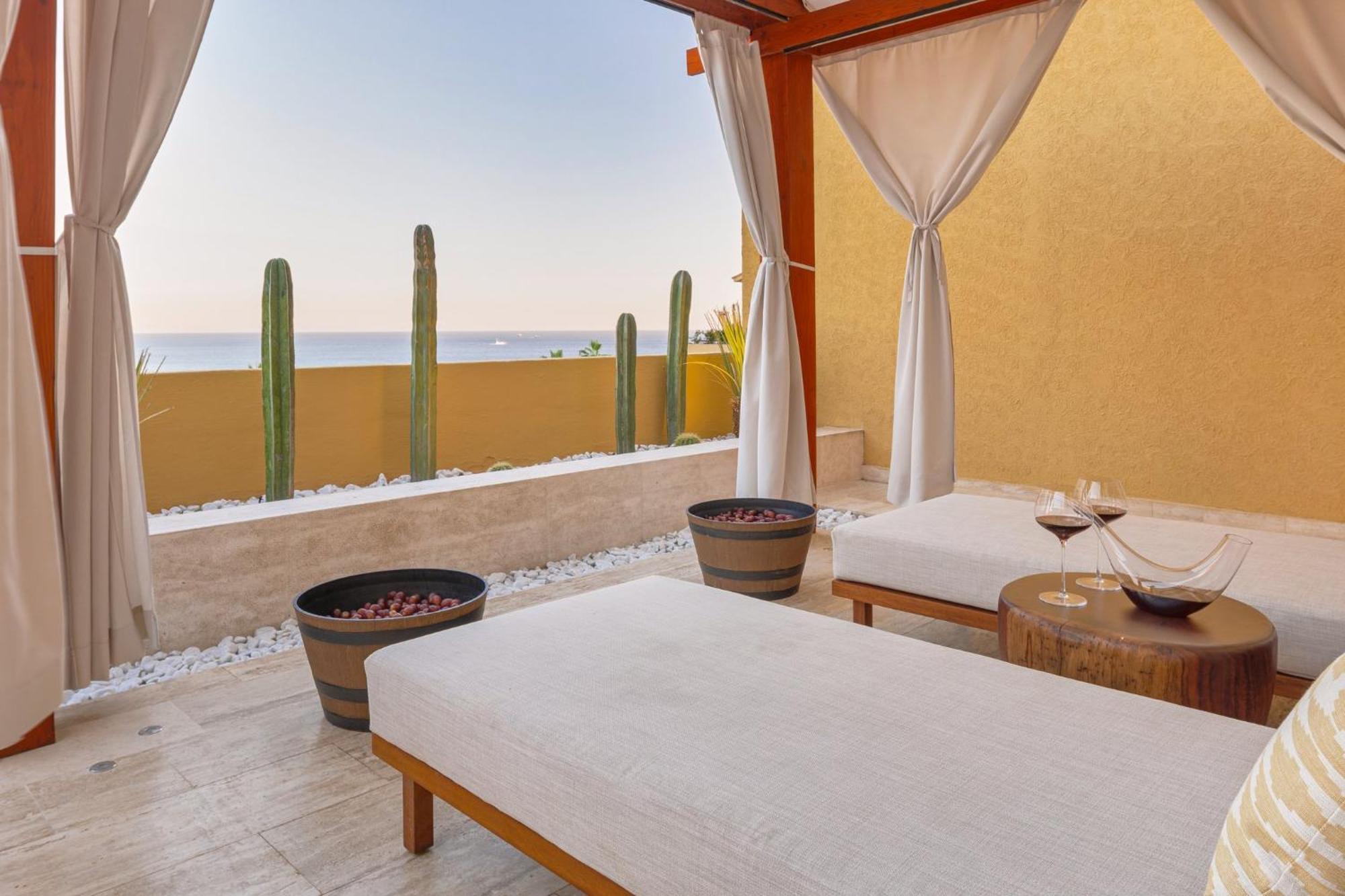 Live Aqua Private Residences Cabos 5*
