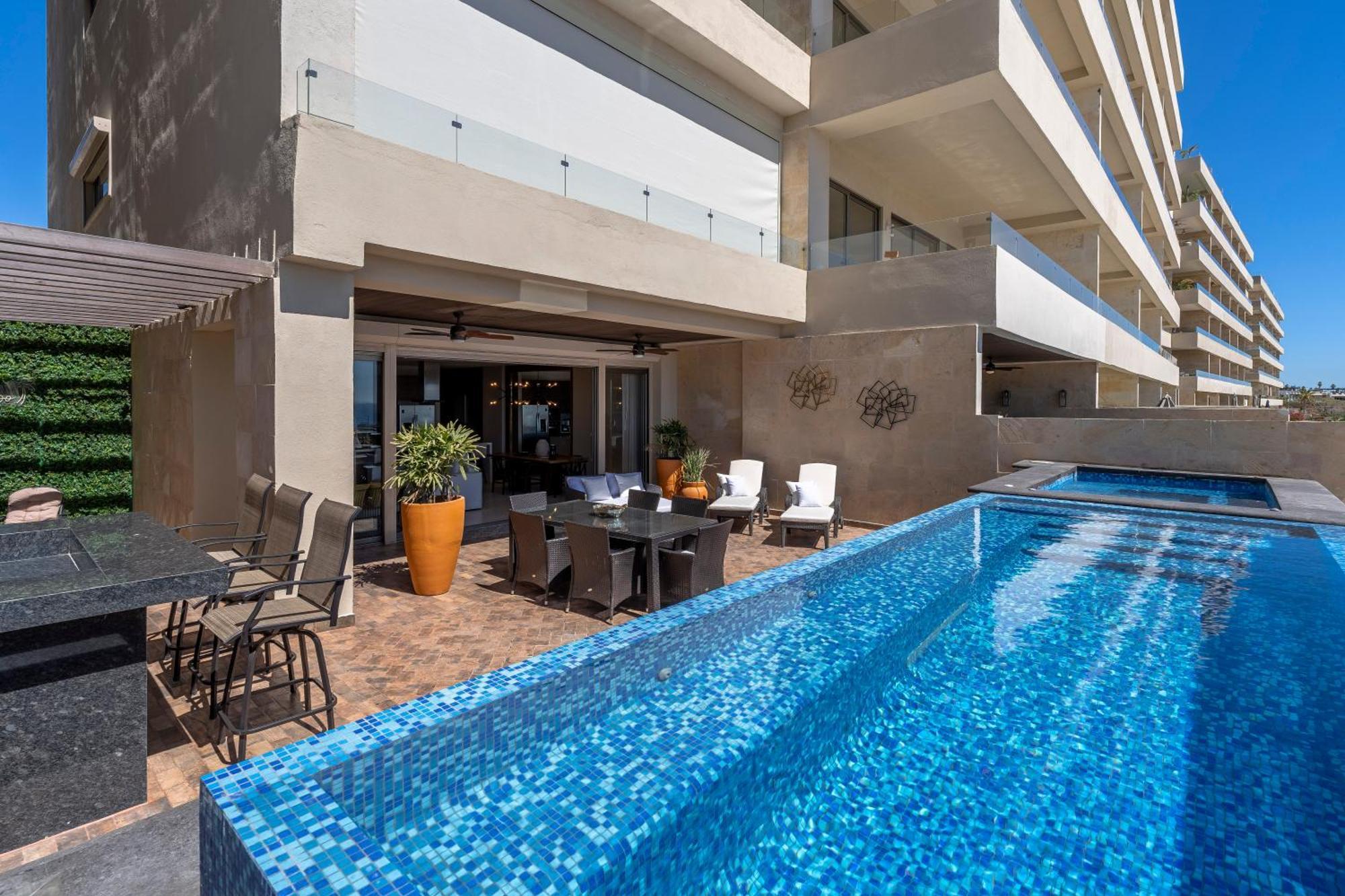 Luxury With Pool, Jacuzzi, And Private Terrace