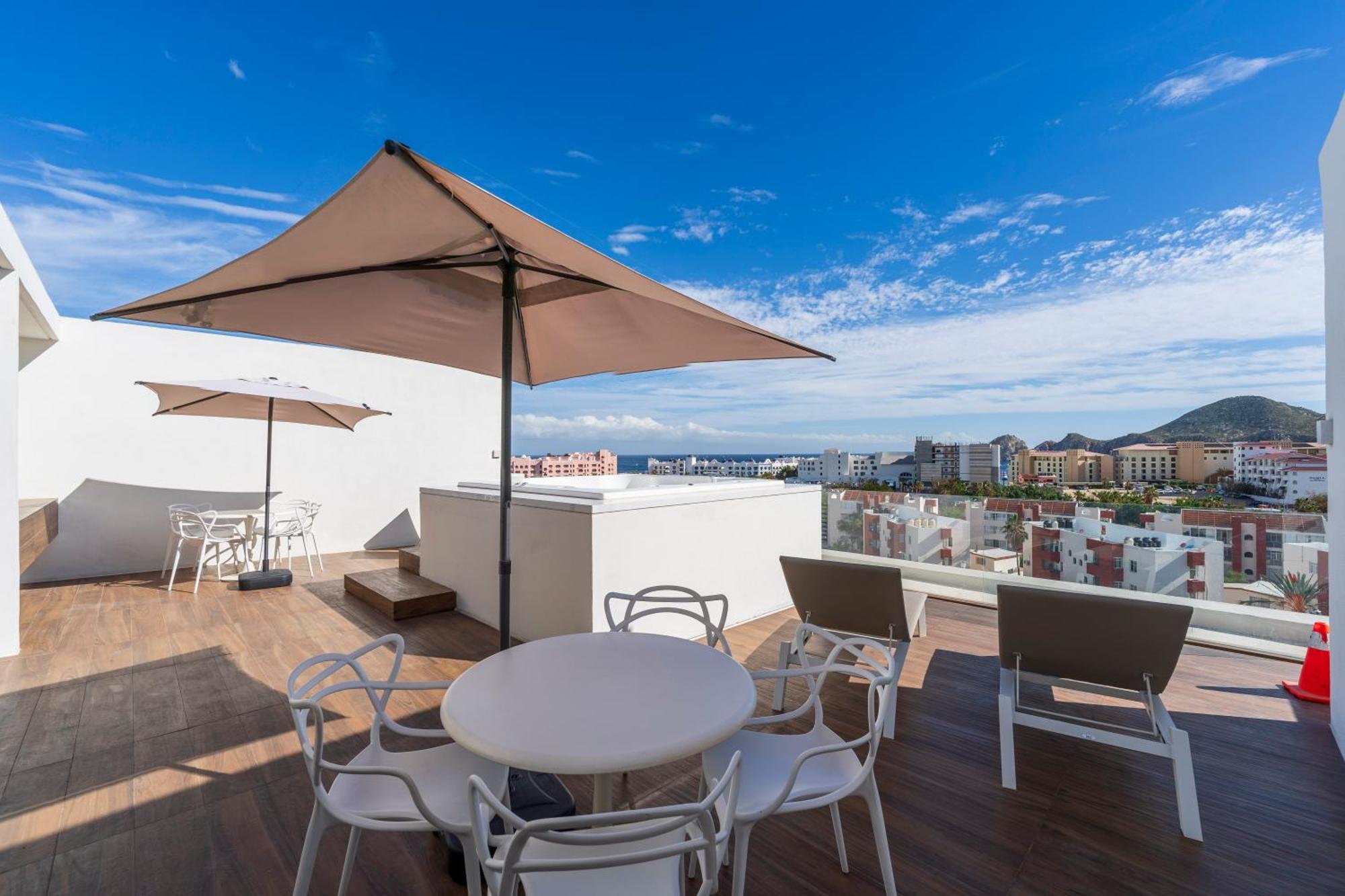 New Penthouse In Medano With Jacuzzi And Terrace Cabo San Lucas