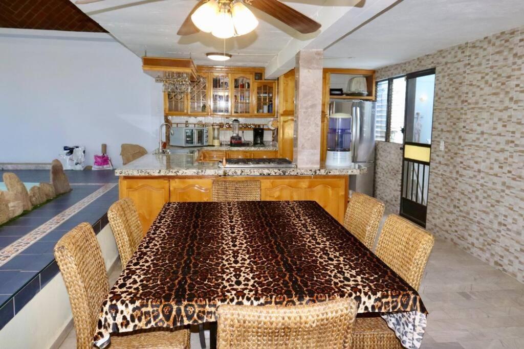Casa Cabo, & Surf