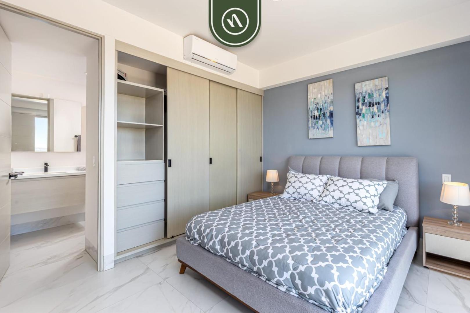 Apartment New 2 Bedroom Right Next To The - Pool *