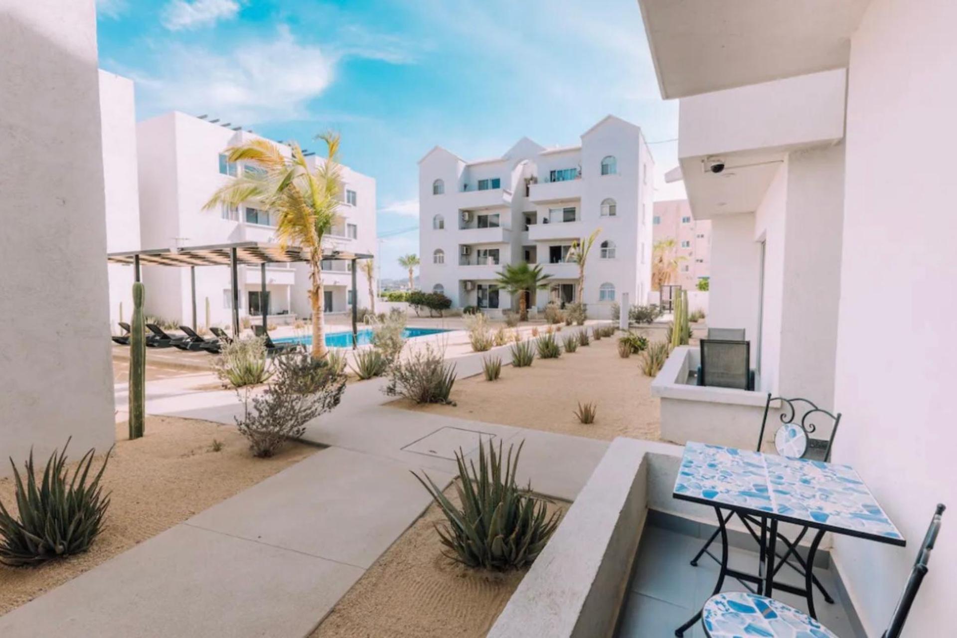 Aparthotel Ocean In The Center Of Cabo San Lucas