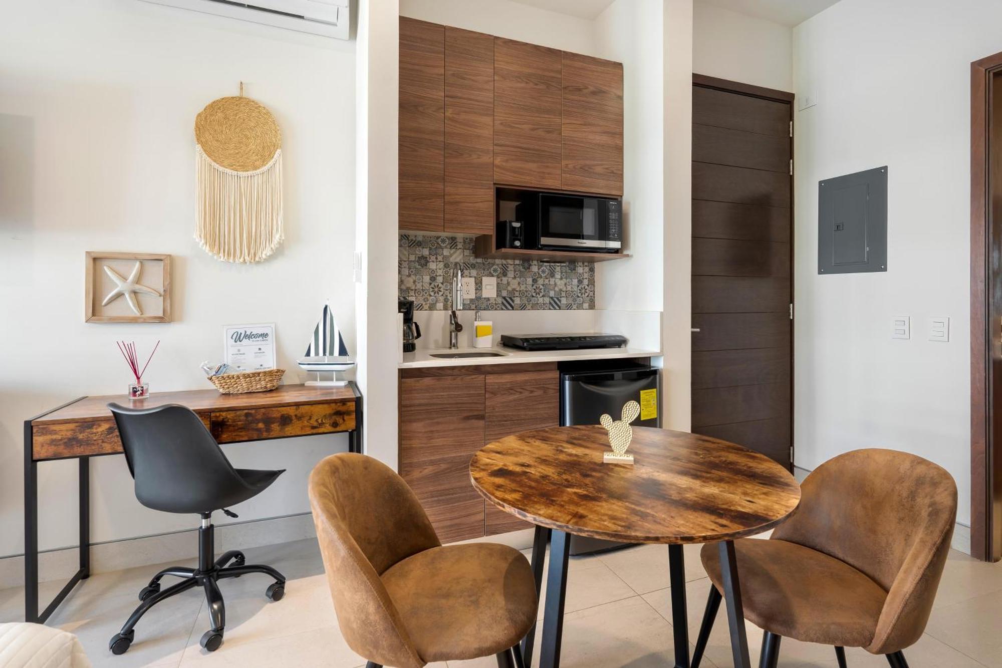 Apartment Loft Con Balcon Privado, Estacionamiento Gratis - Un Oasis En Cabos *