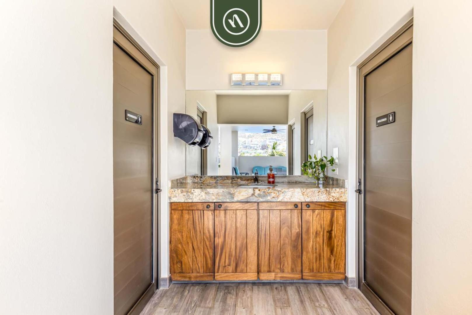 1br With King Bed - Rooftop Pool - Near Downtown Cabo San Lucas