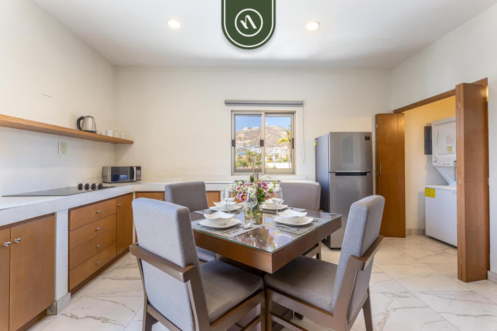 1br With King Bed - Rooftop Pool - Near Downtown Apartment