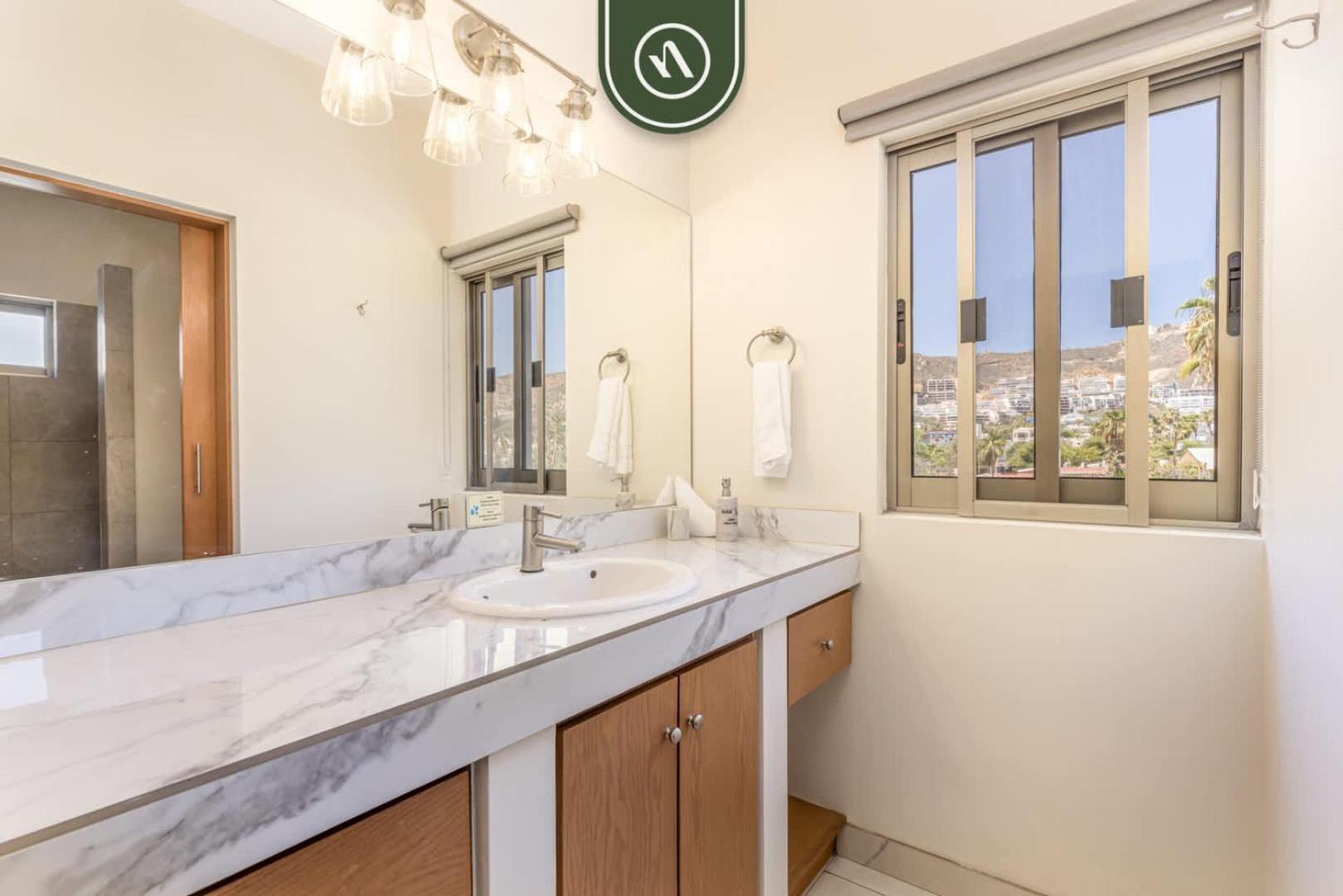 1br With King Bed - Rooftop Pool - Near Downtown Apartment