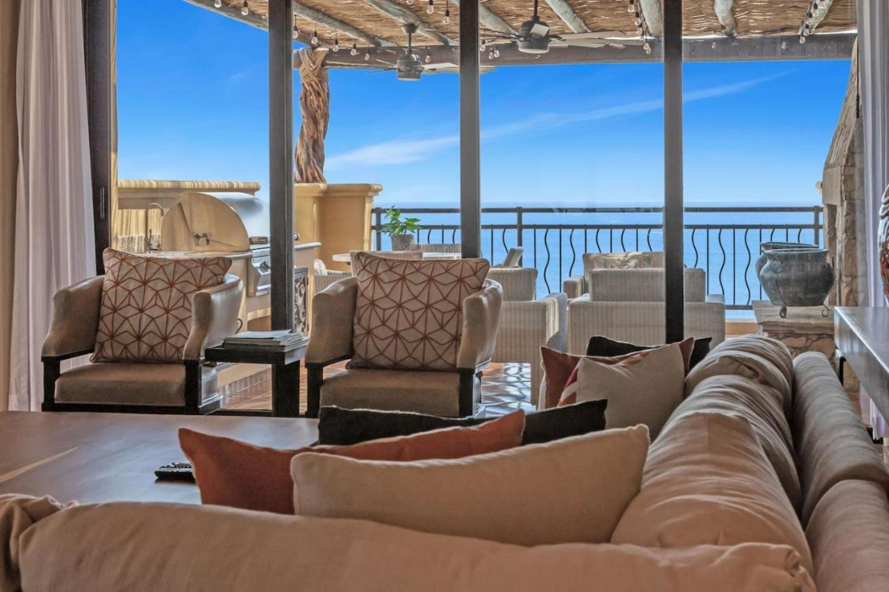 4bd 2-level Penthouse 5-star Beachfront Paradise. Сasa de vacaciones