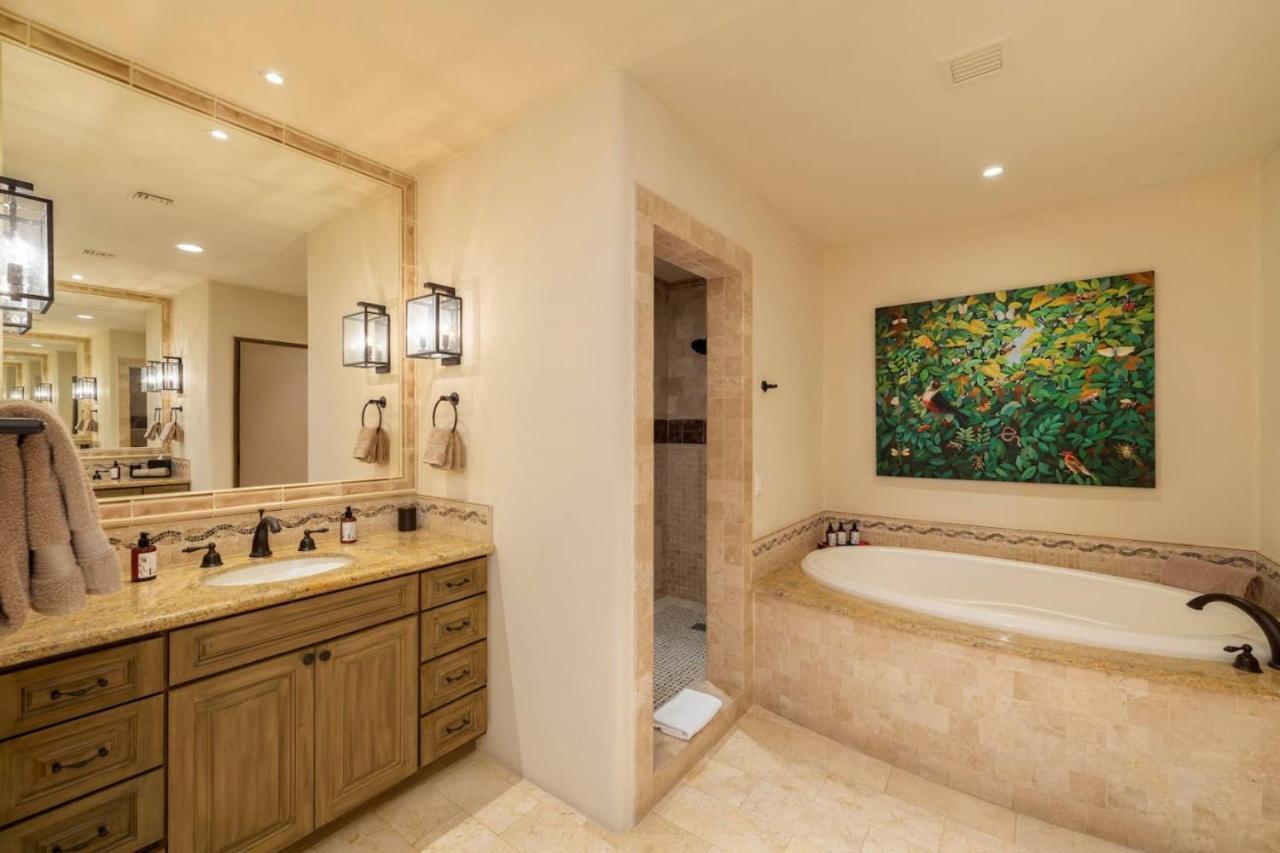 2 Bd 5-star Beachfront Hacienda *