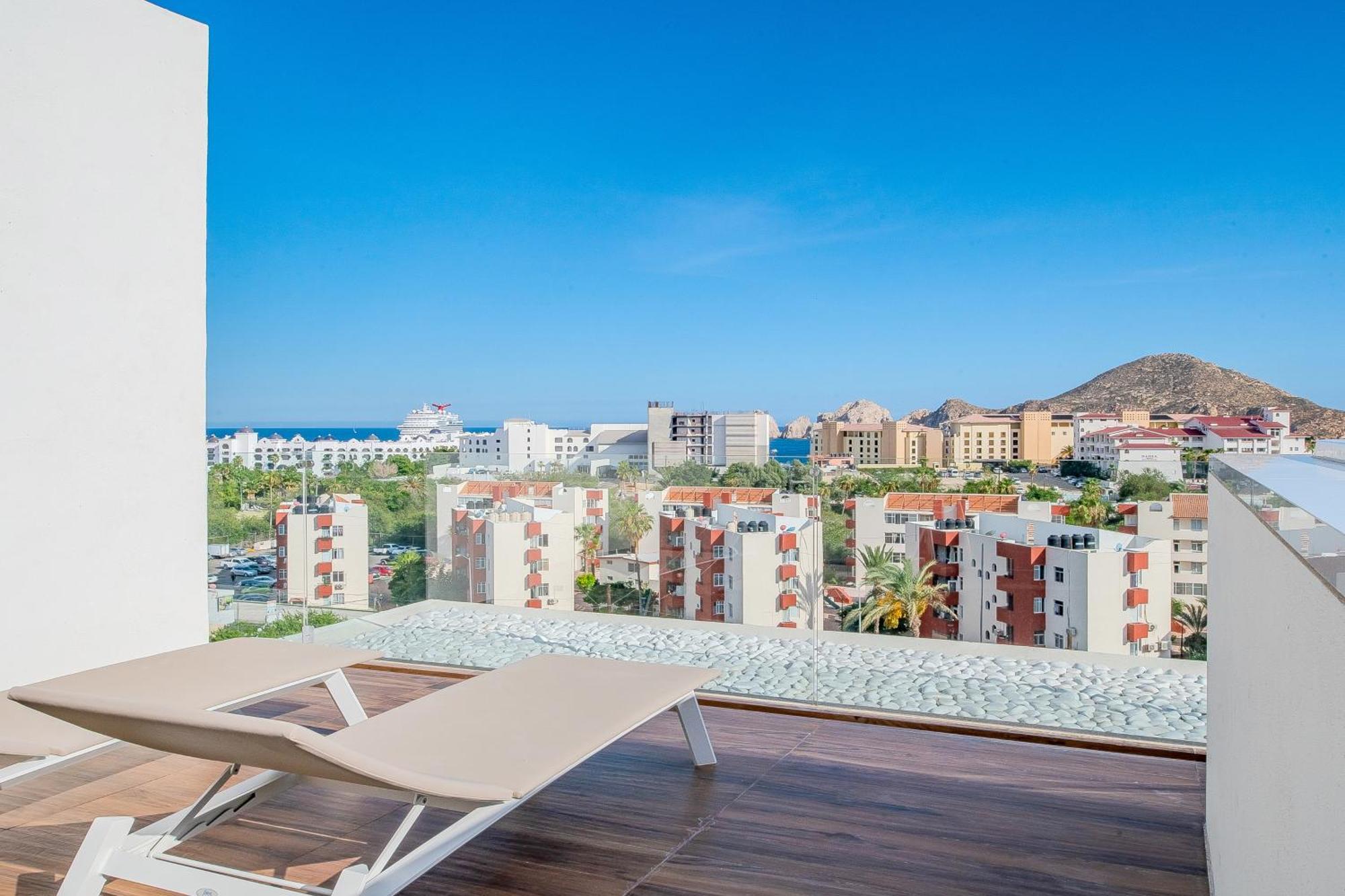 Brand New Luxury 2 Bedroom Apartment *