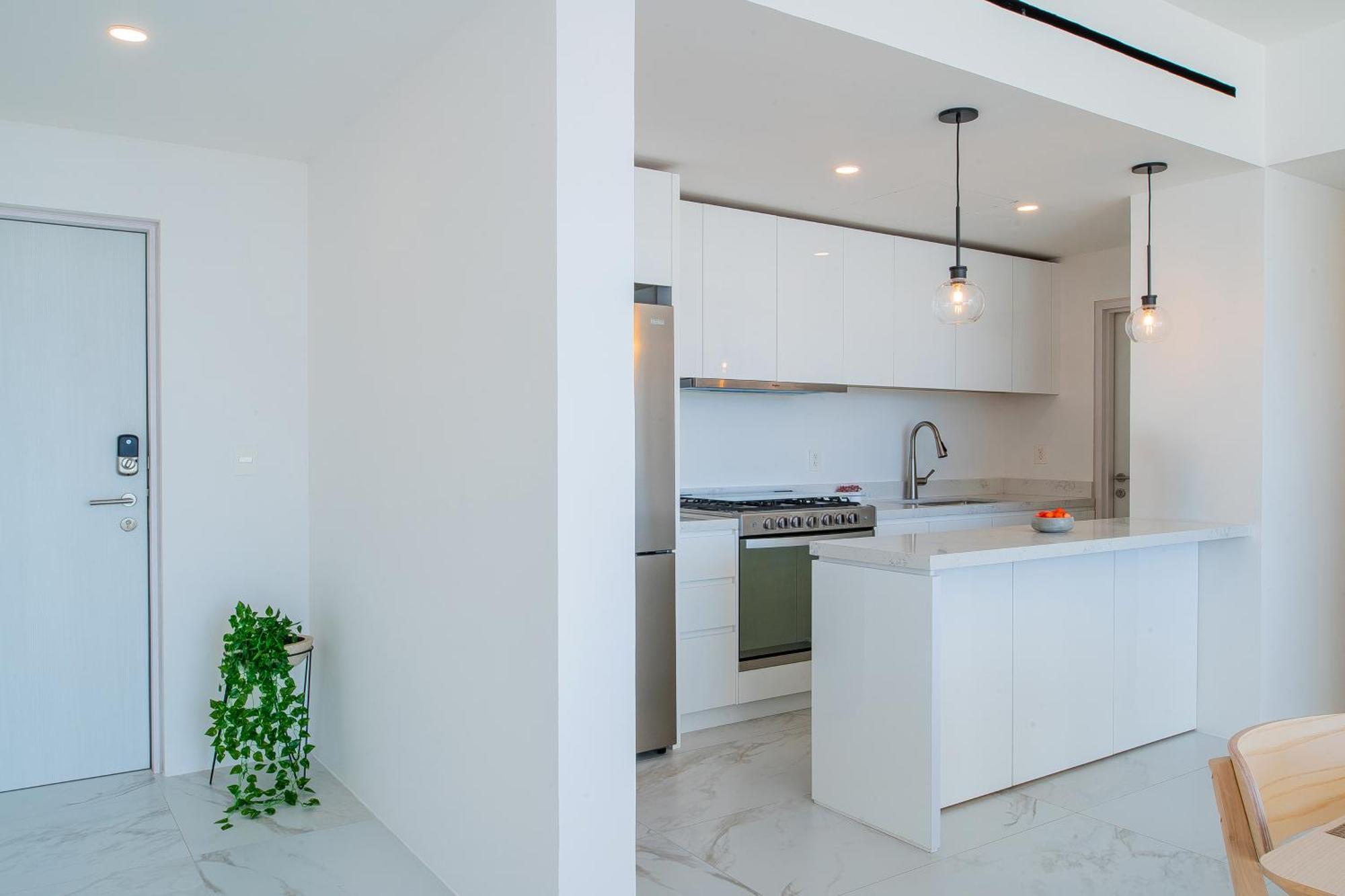 Brand New Luxury 2 Bedroom Apartment *