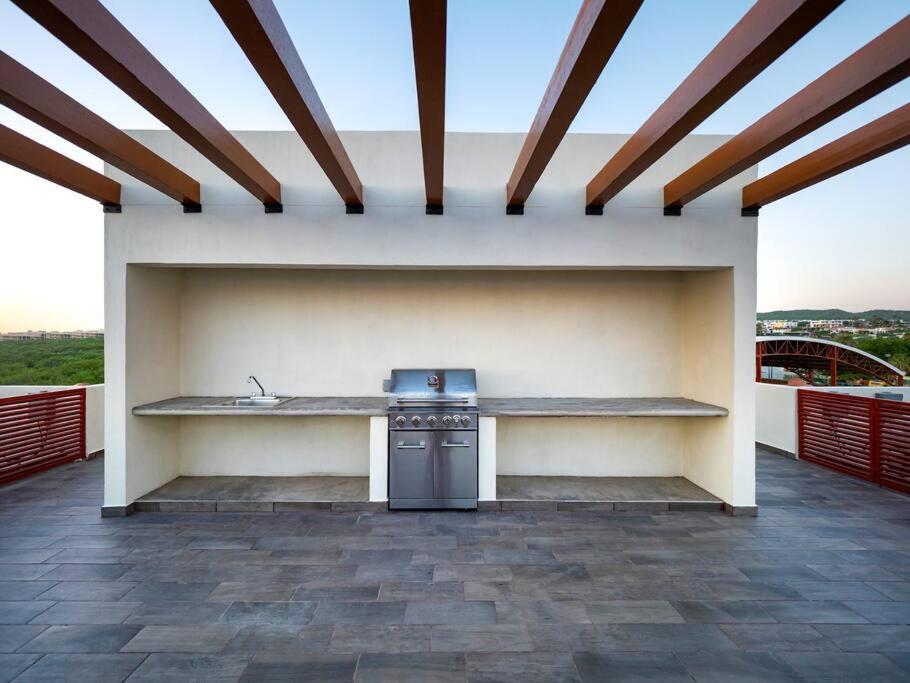 Upscale 2bdrm In Cabo Apartment