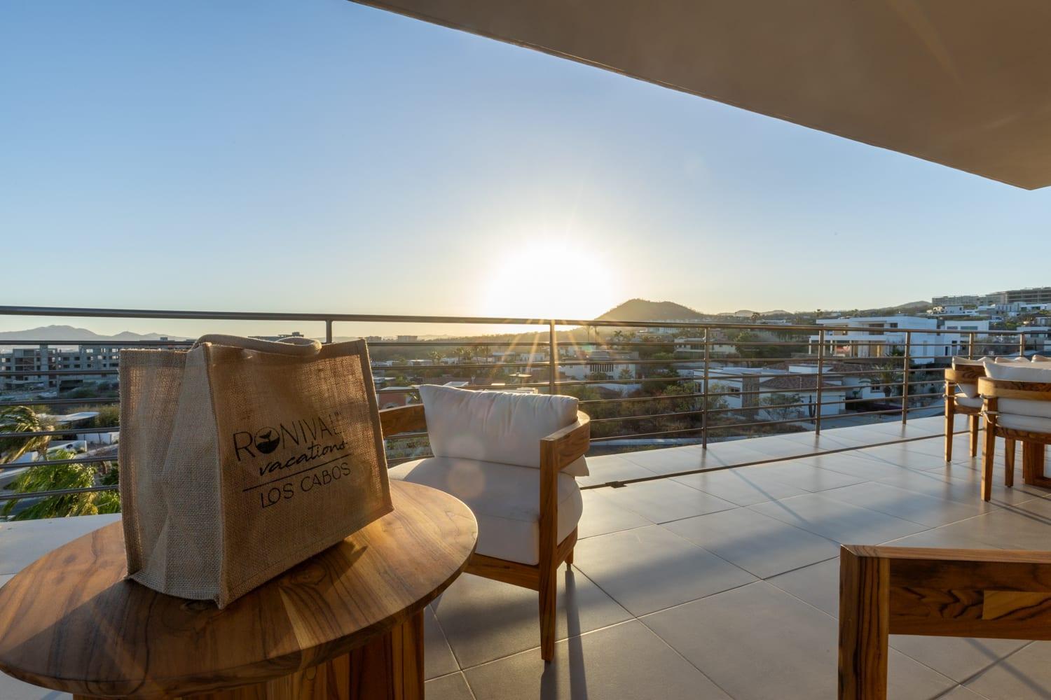 Cabo Ph Stunning Rooftop With Jacuzzi Apartment