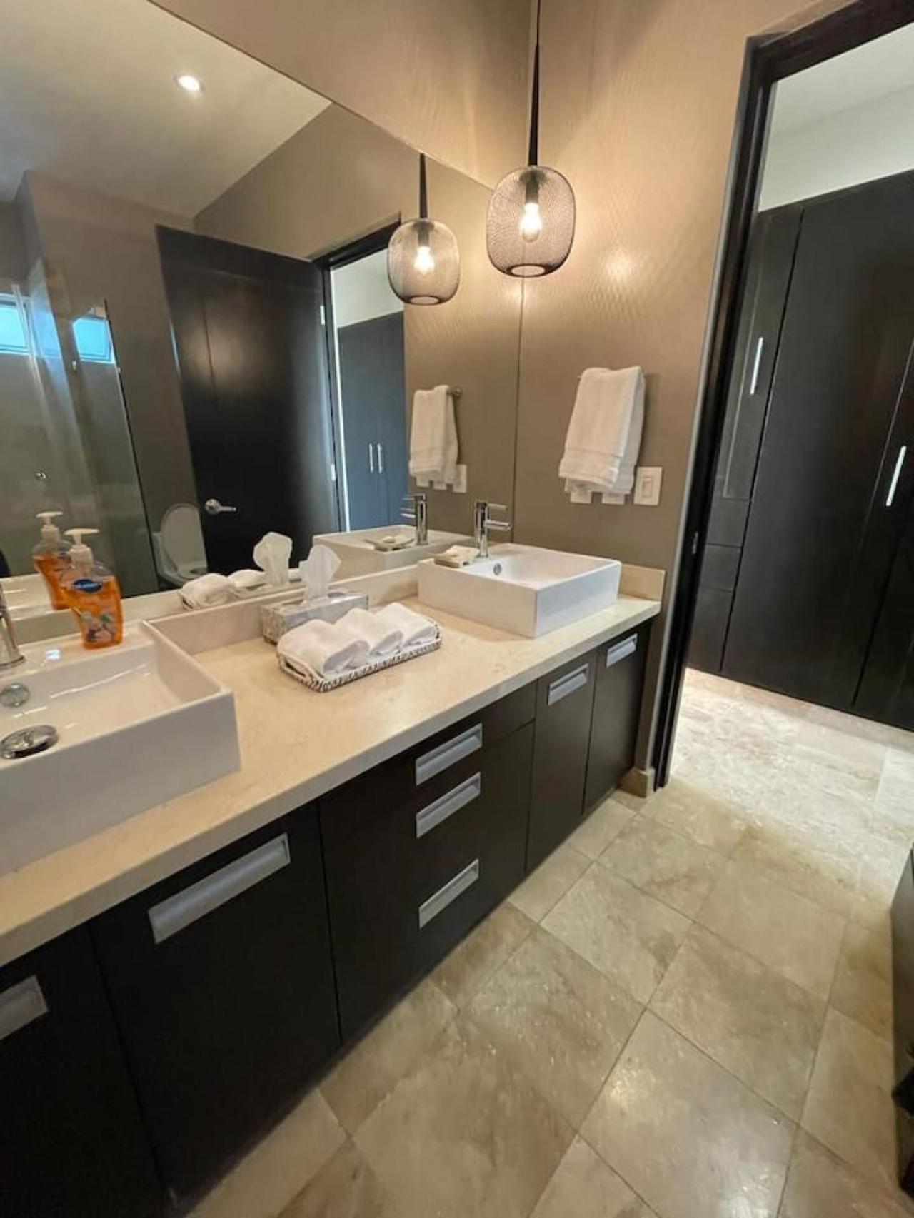 Stunning 2br Oceanview Contemporary In Cabo Holiday home Cabo San Lucas