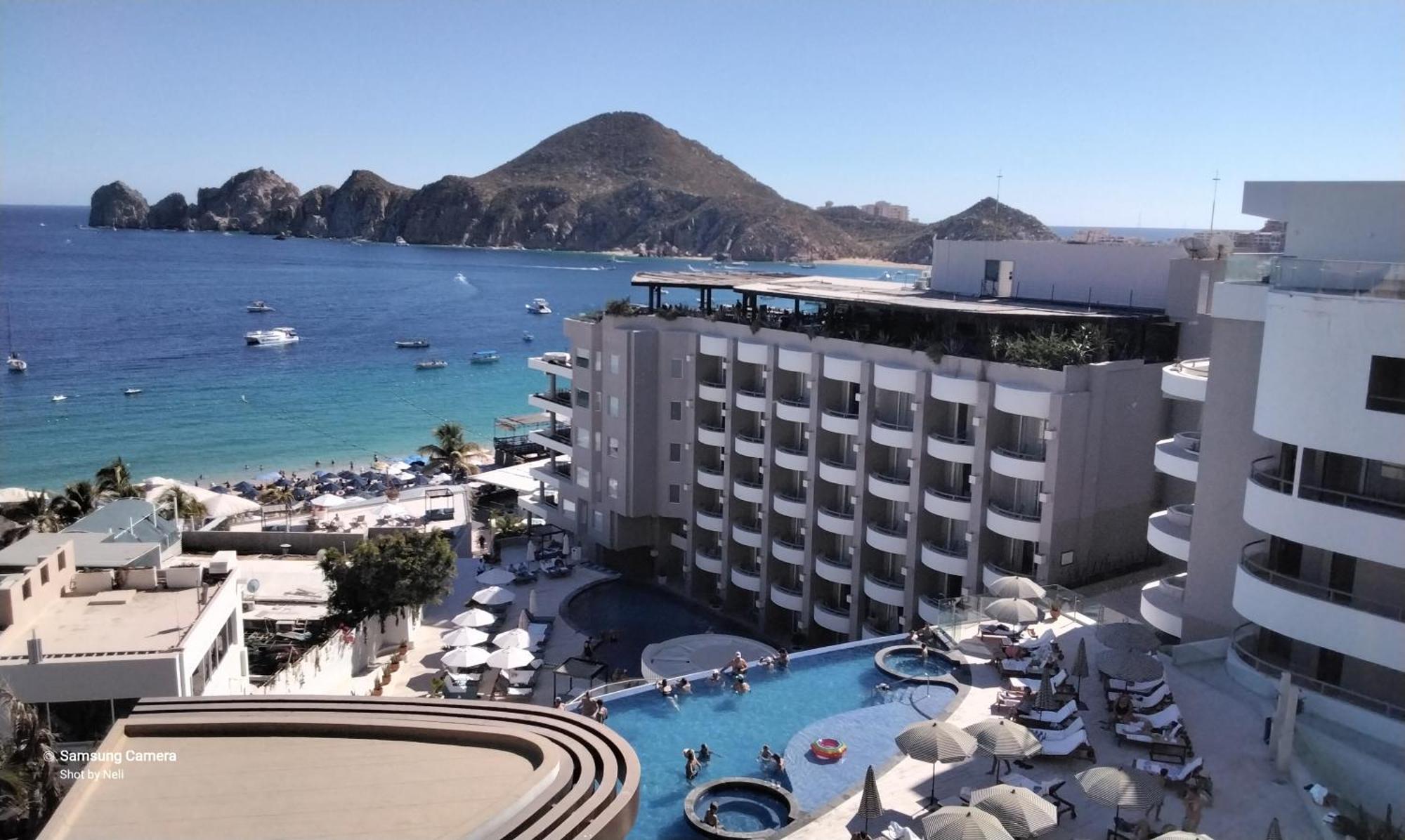 Resort Cabo Bay