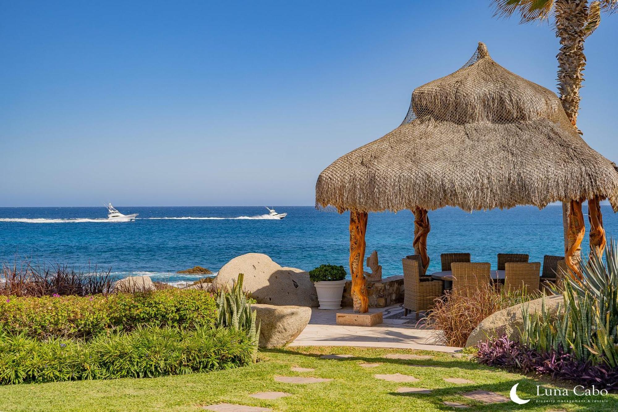 Seaside Escape With Stunning Views & Private Pool *