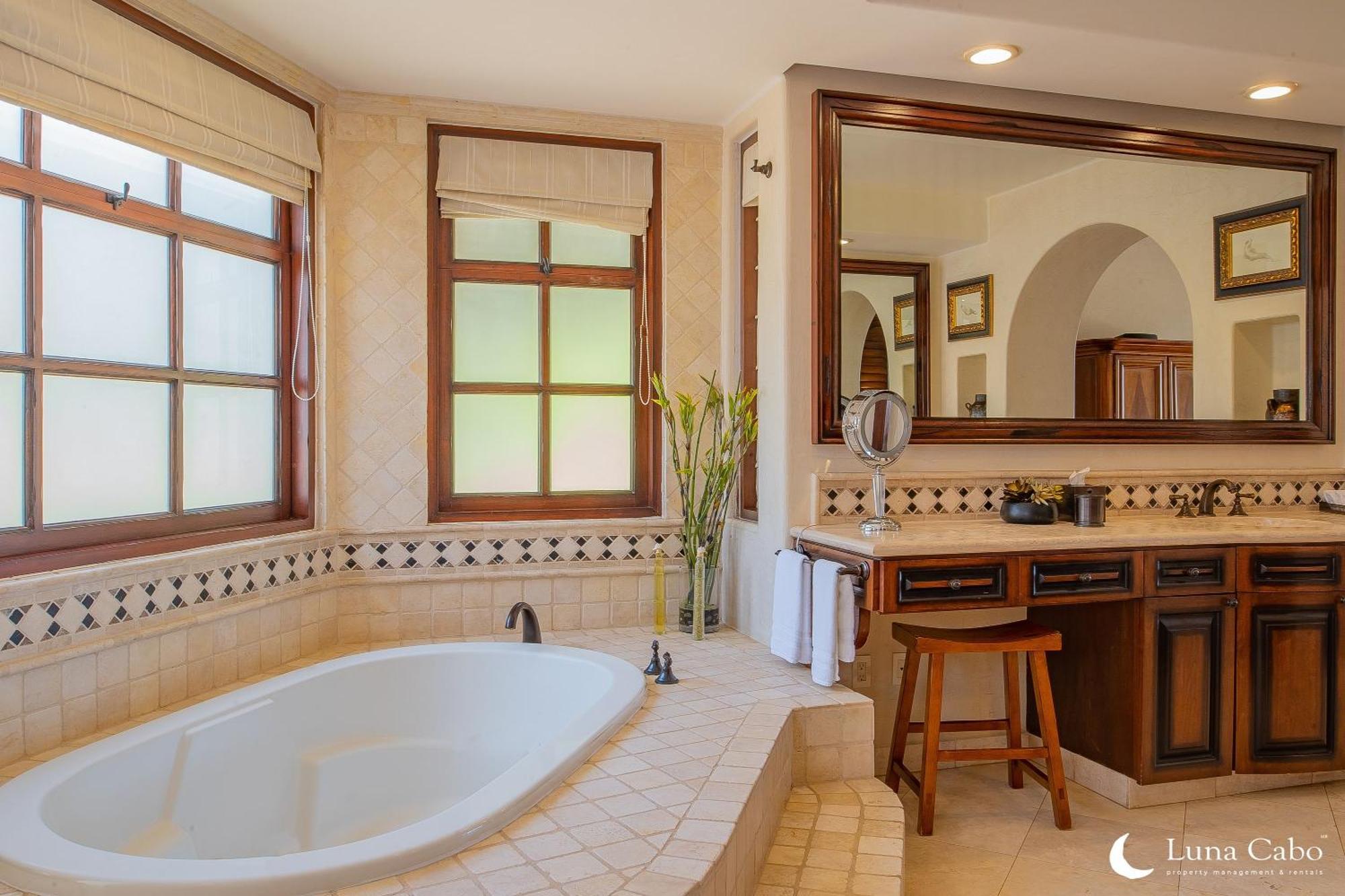 Seaside Escape With Stunning Views & Private Pool Holiday home *