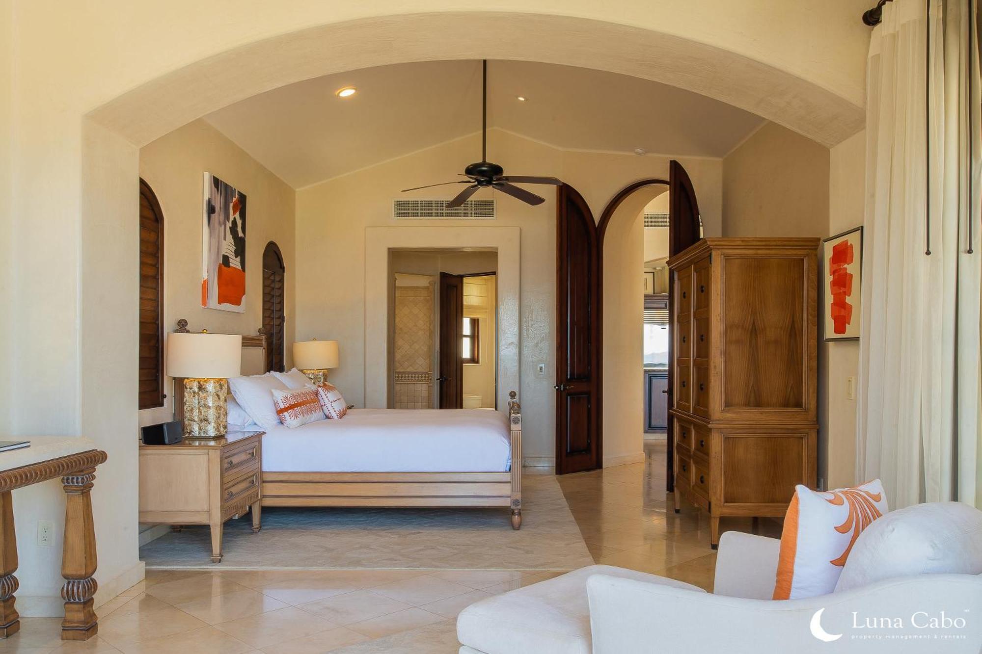 Seaside Escape With Stunning Views & Private Pool Holiday home