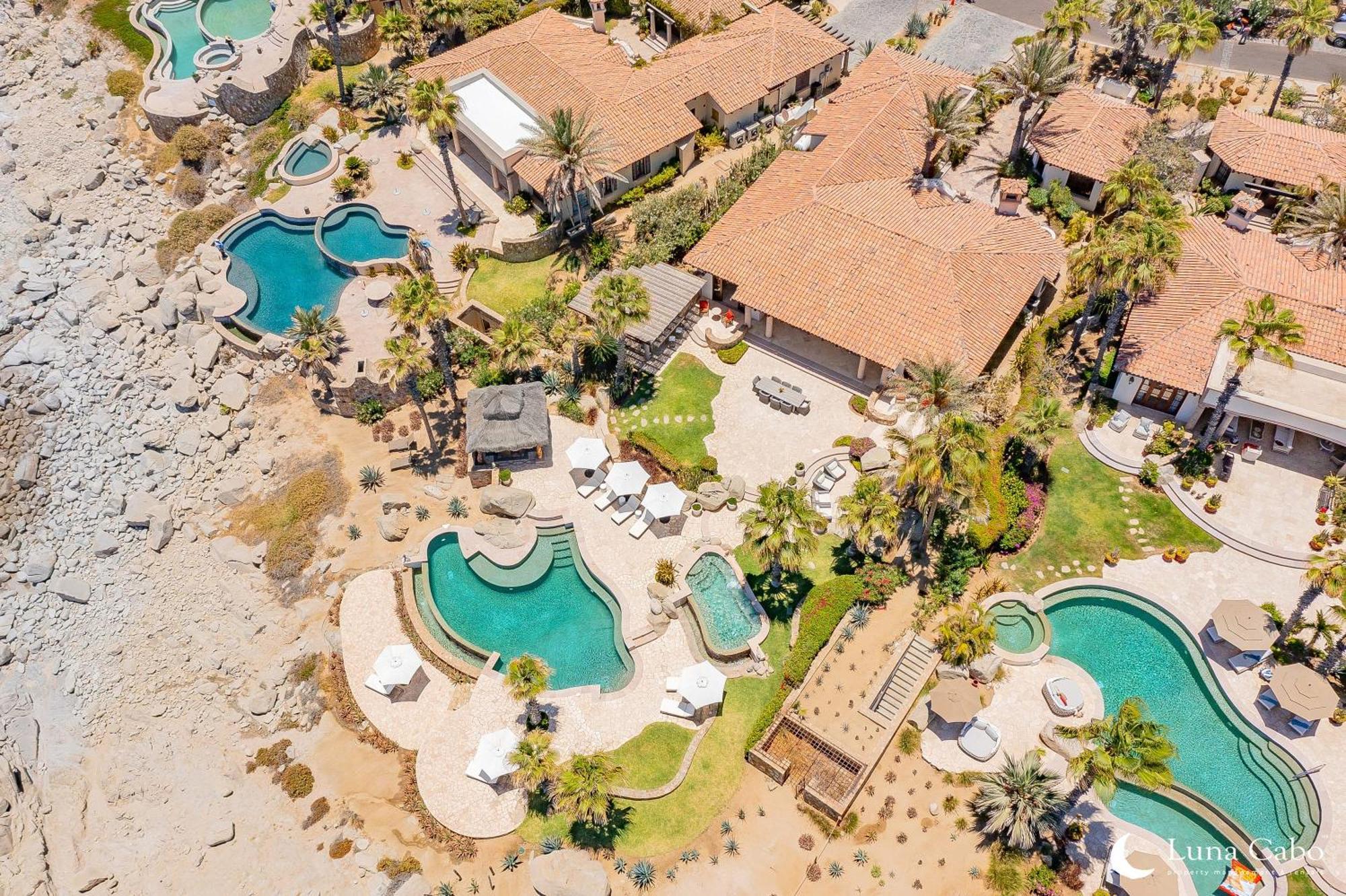 Seaside Escape With Stunning Views & Private Pool Holiday home