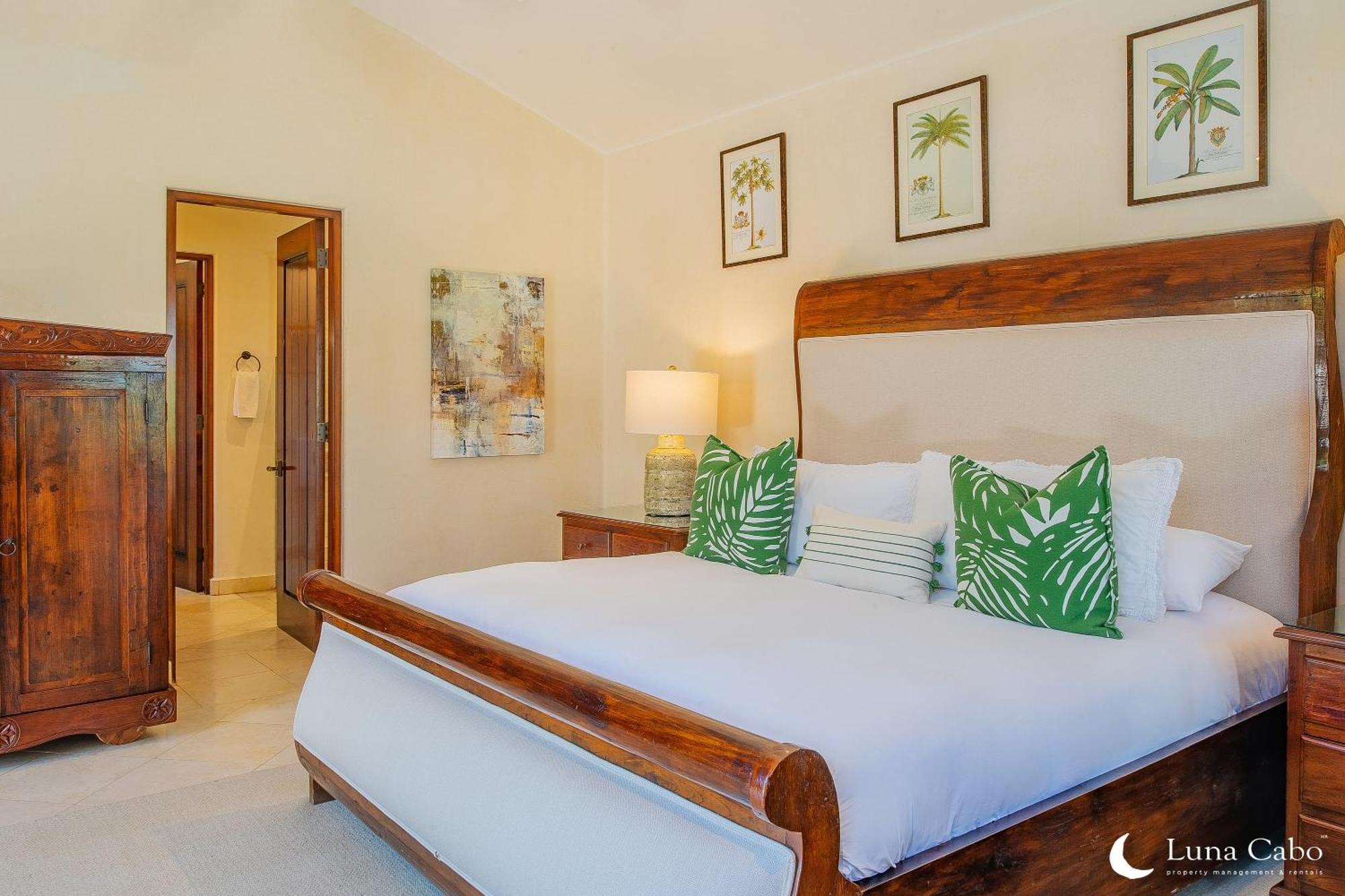Holiday home Seaside Escape With Stunning Views & Private Pool *