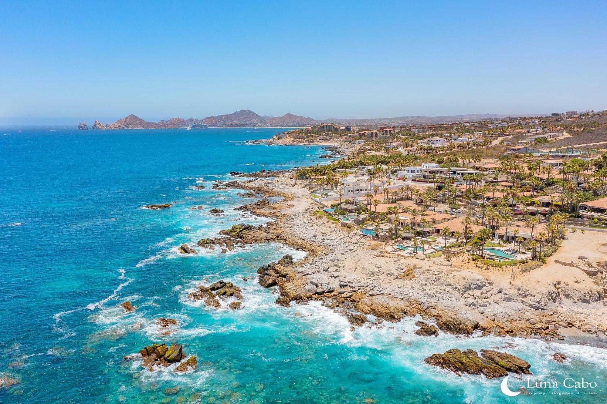 Seaside Escape With Stunning Views & Private Pool Holiday home