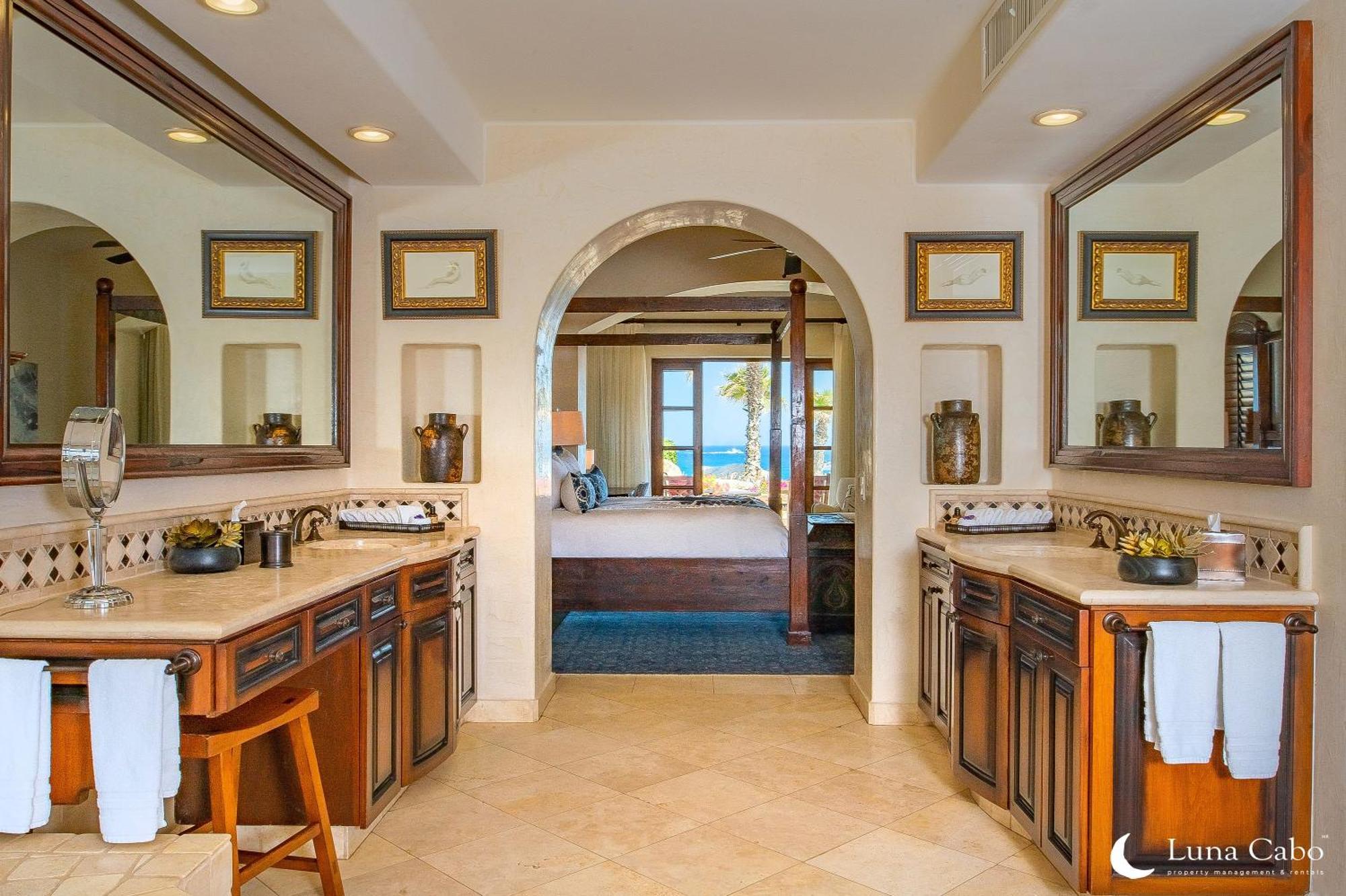 Seaside Escape With Stunning Views & Private Pool *