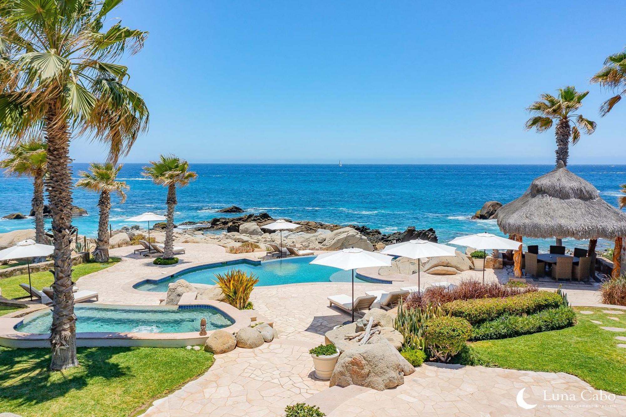 Holiday home Seaside Escape With Stunning Views & Private Pool