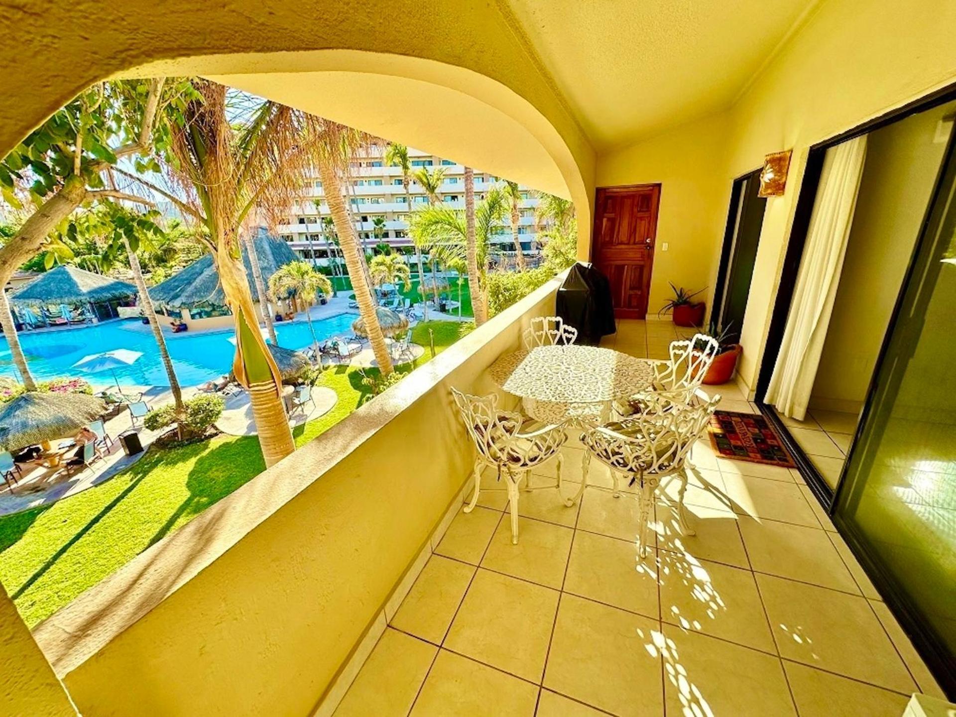 Walk Everywhere 2br2ba Valuecabocondo Is It! Apartment *