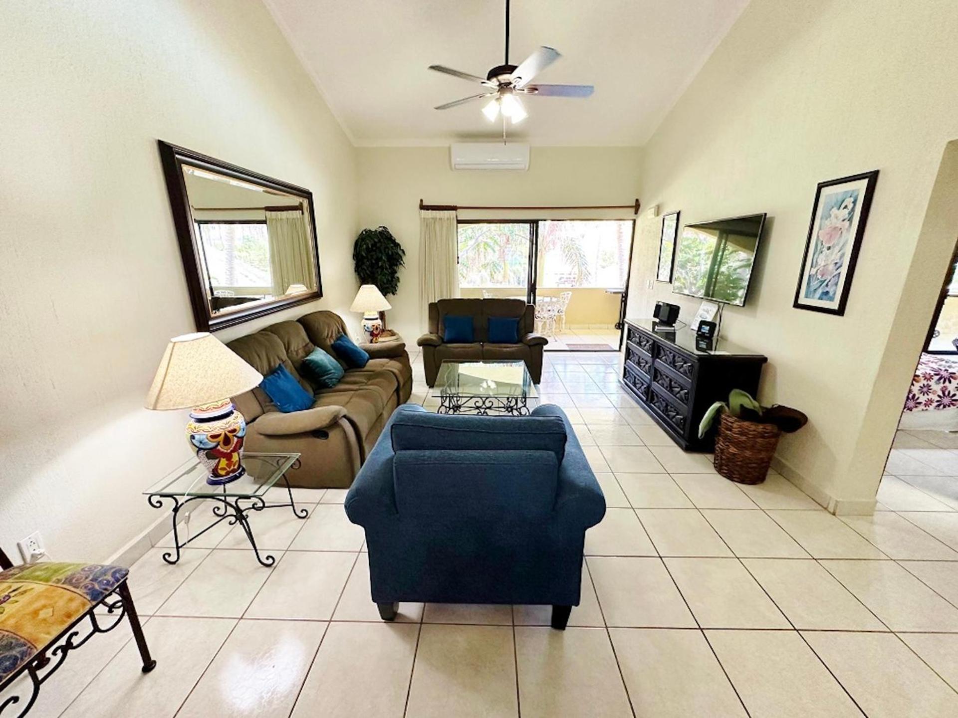 Walk Everywhere 2br2ba Valuecabocondo Is It! Apartment *