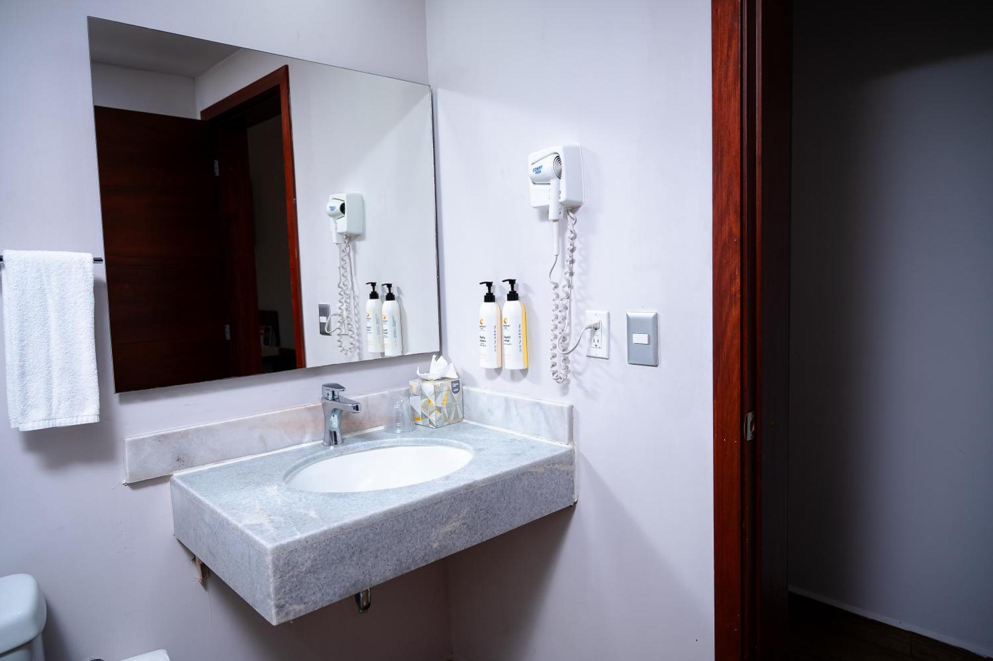 Hotel Comfort & Cabos
