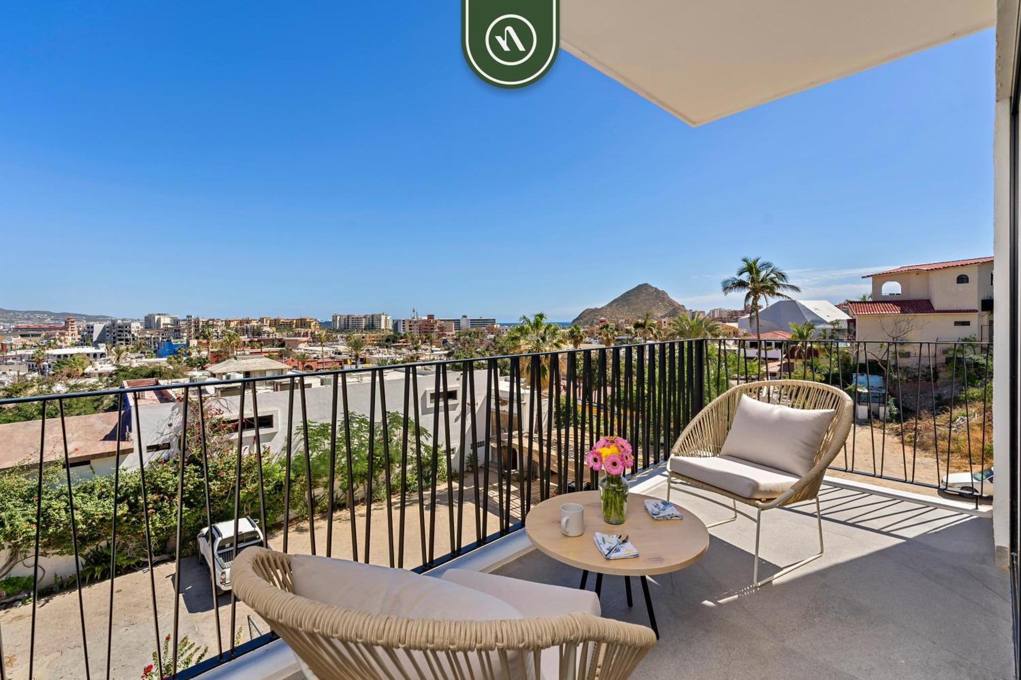 Near Marina - Downtown - Pool - King