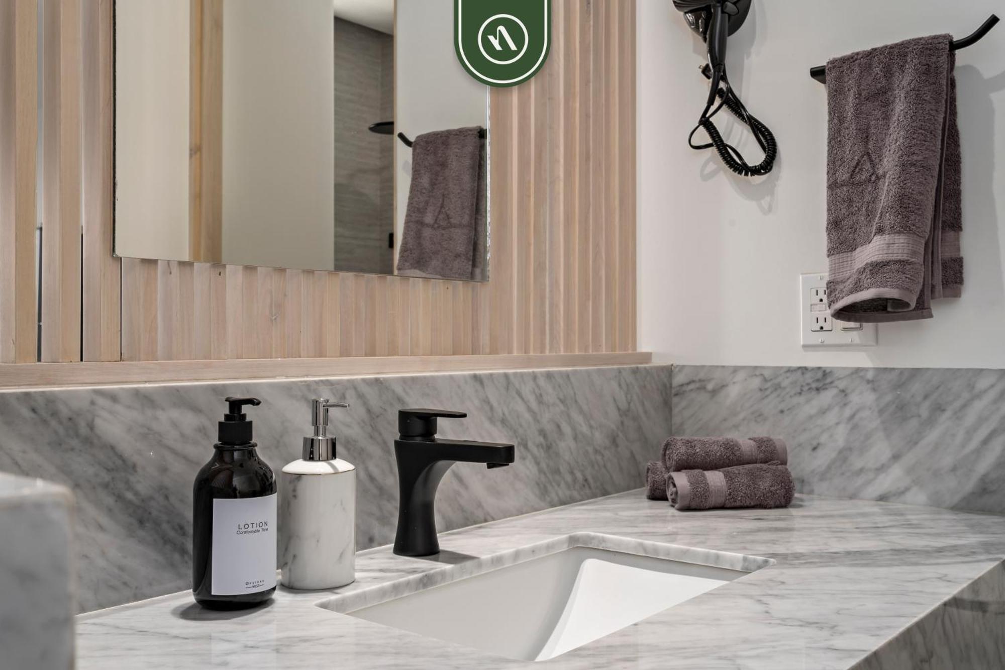 Apartamento Near Marina - Downtown - Pool - King