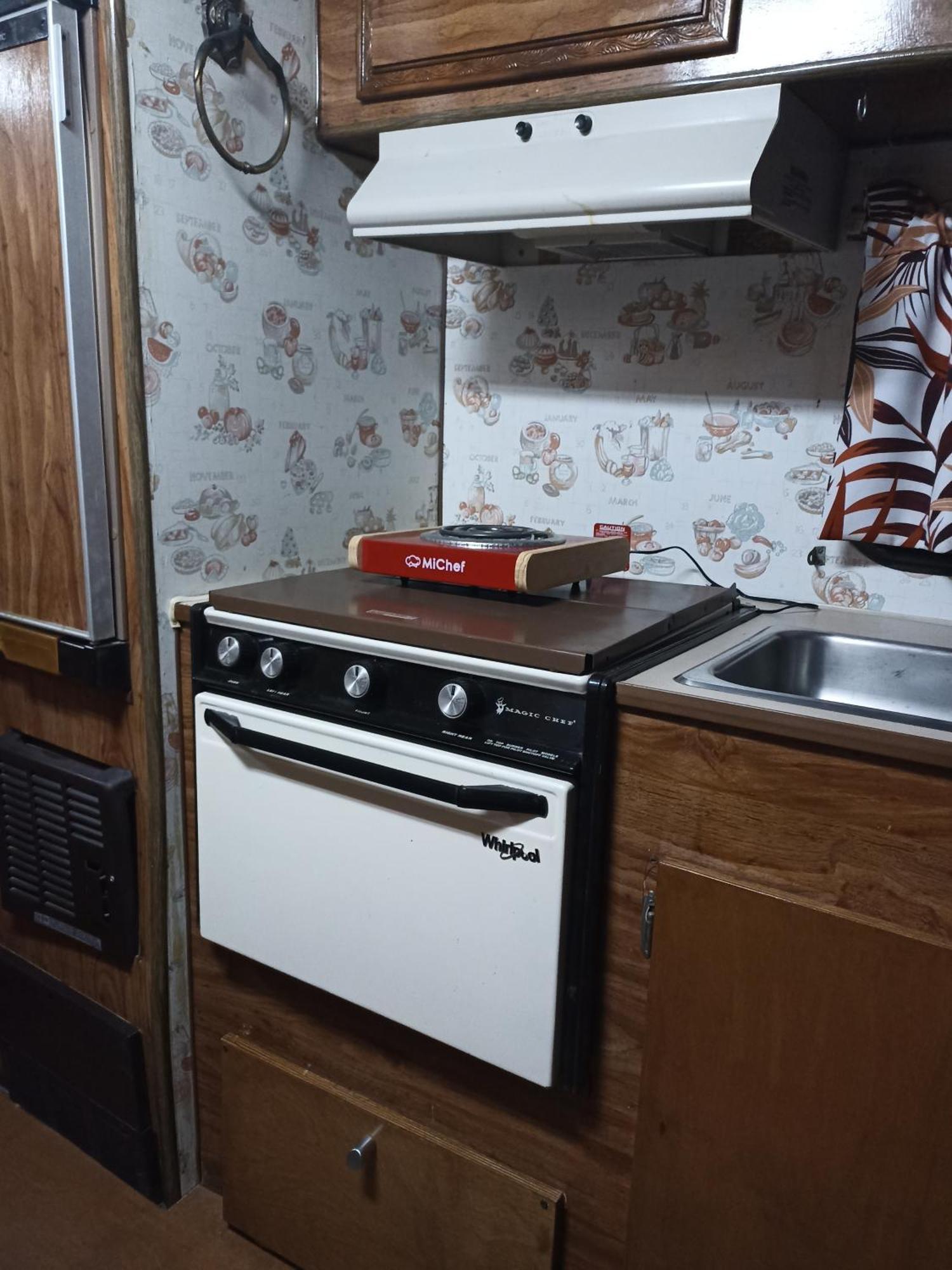 Peaceful And Cozy Camper In The Center With Private Patio Apartamento