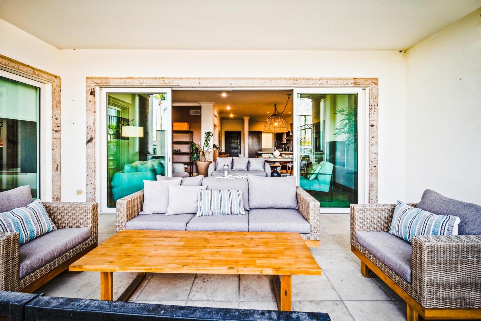 Perfect Location Relax In Style Minutes From *