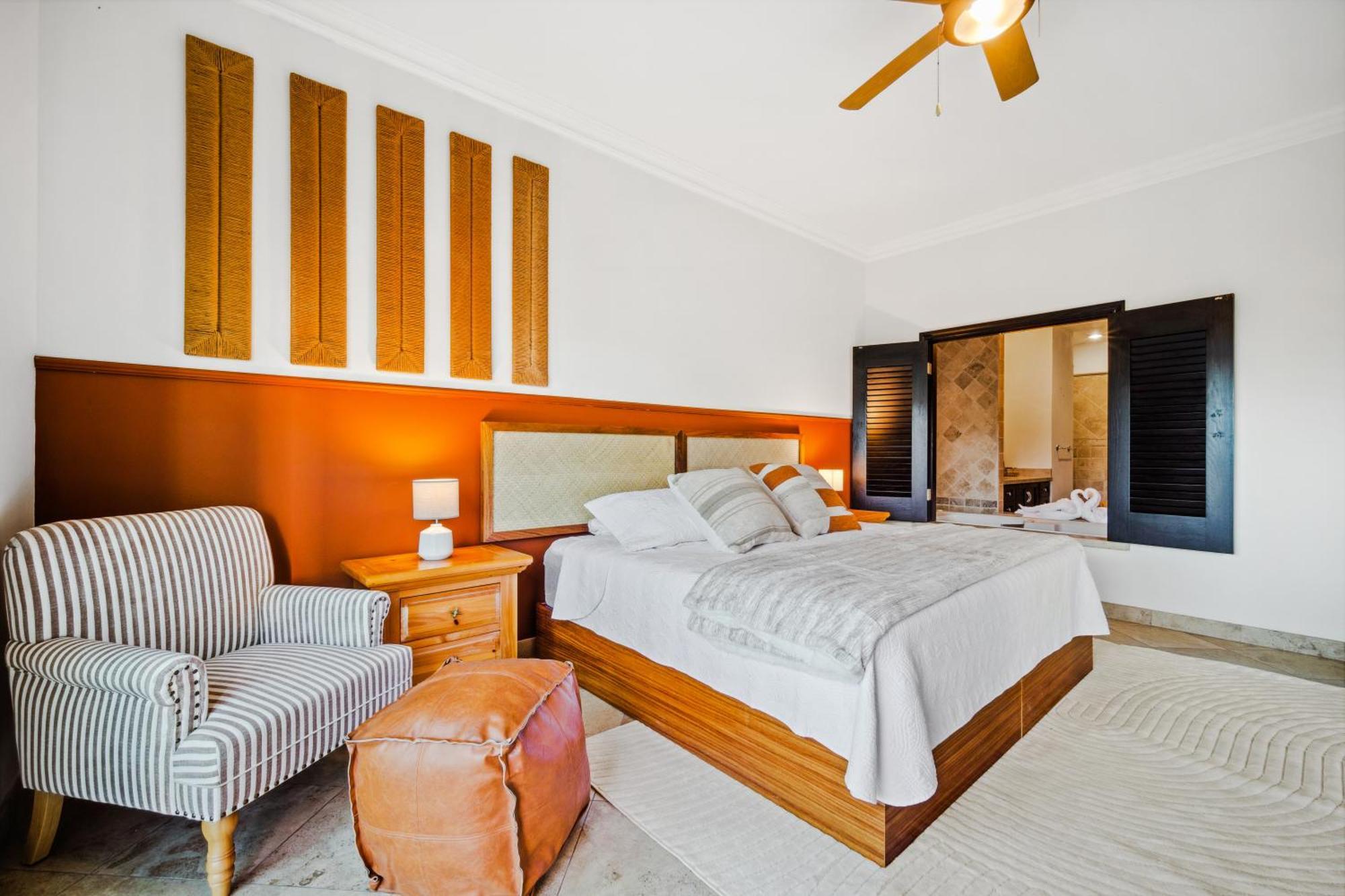 Perfect Location Relax In Style Minutes From Apartment *
