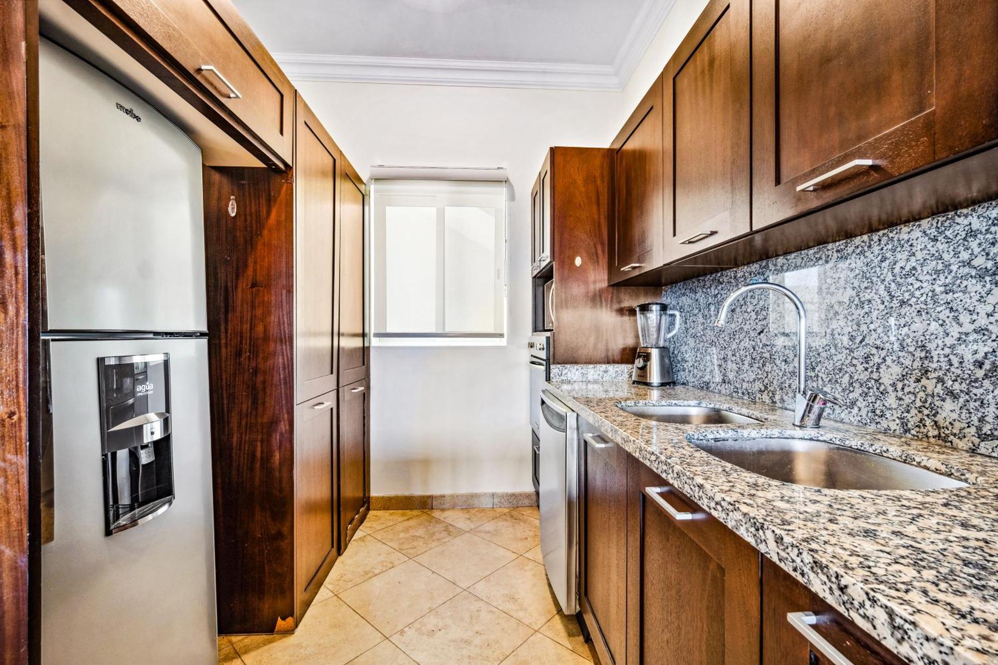 Perfect Location Relax In Style Minutes From *
