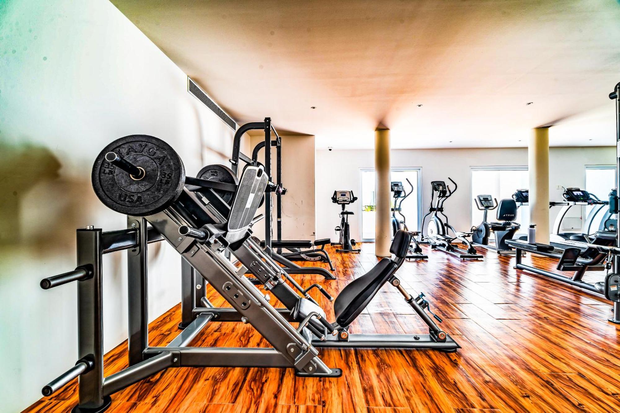 Treat Yourself To Opulence In Exclusive Apartment *